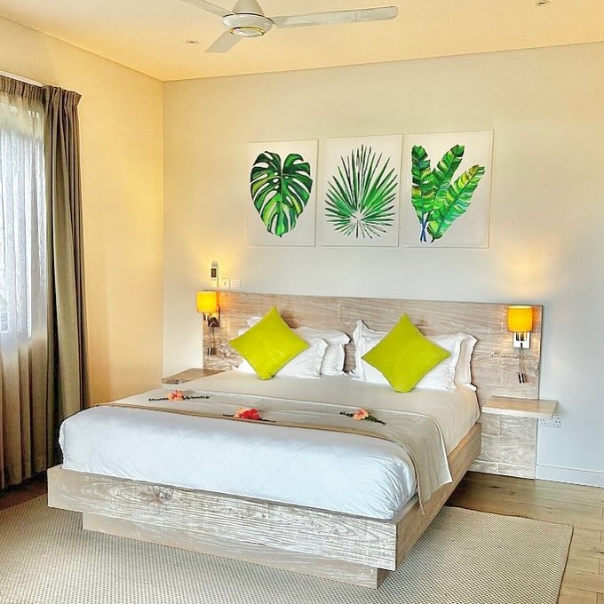 Step into our one-bedroom villas where every room tells its own story. 🌿 Presenting our enchanting plantation room, inspired by the lush greenery of Seychelles. 🌴
#seychelles #holiday #travel
