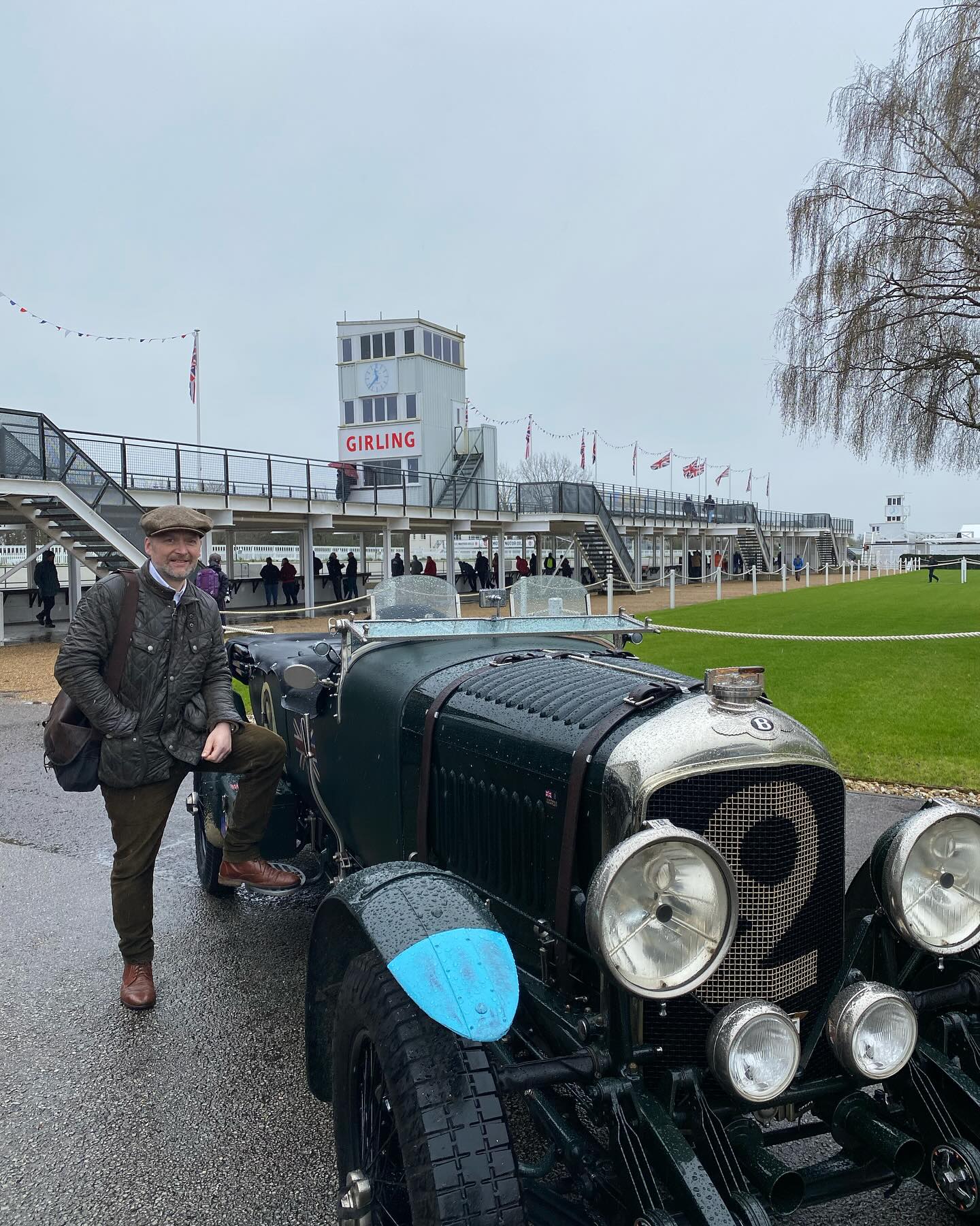 A bit of a wet morning @goodwoodmotorcircuit watching testing for the Members’ Meeting in a few weeks time. #bentley #goodwood #vintage #classiccars