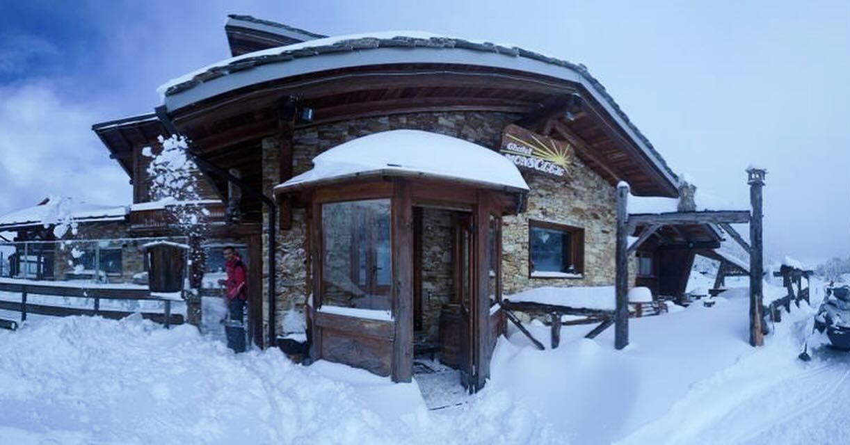 Con la calma di questa Domenica vi auguriamo Buona Pasqua 🐣
e vi informiamo che con il pranzo di domani chiudiamo questa stagione❌
È stato bellissimo, come sempre, ma quest’anno un pò di più ❤️
Grazie a tutti!!
Ci vediamo quest’estate 🏞️⛰️☀️🚵♀️
#chaletmonsoleil #chiusuradistagione
#graziegraziegrazie