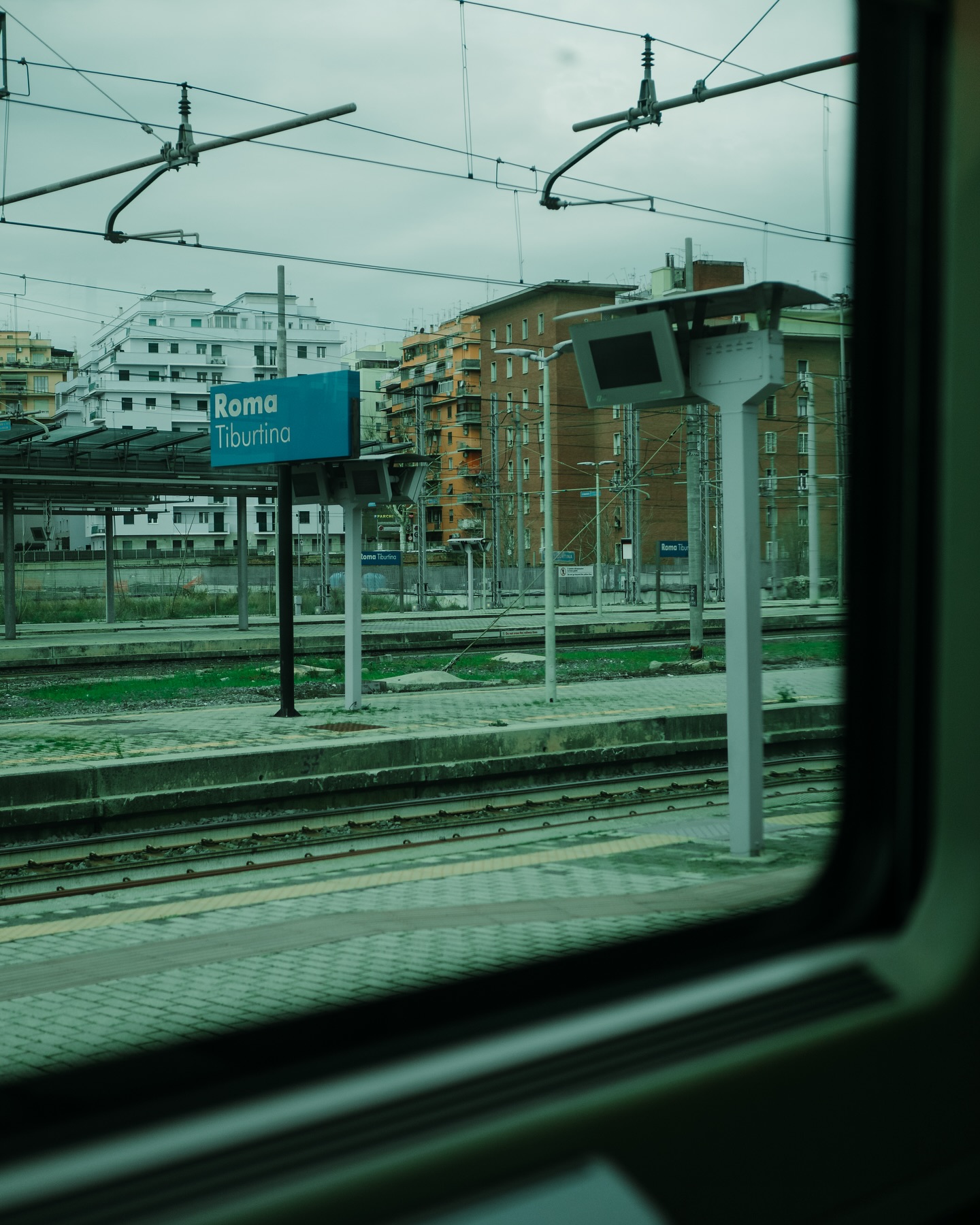 🚅🇮🇹
I tried to color this to look like it came out of The Ring.
#photography #photo #lumixg95 #50mm