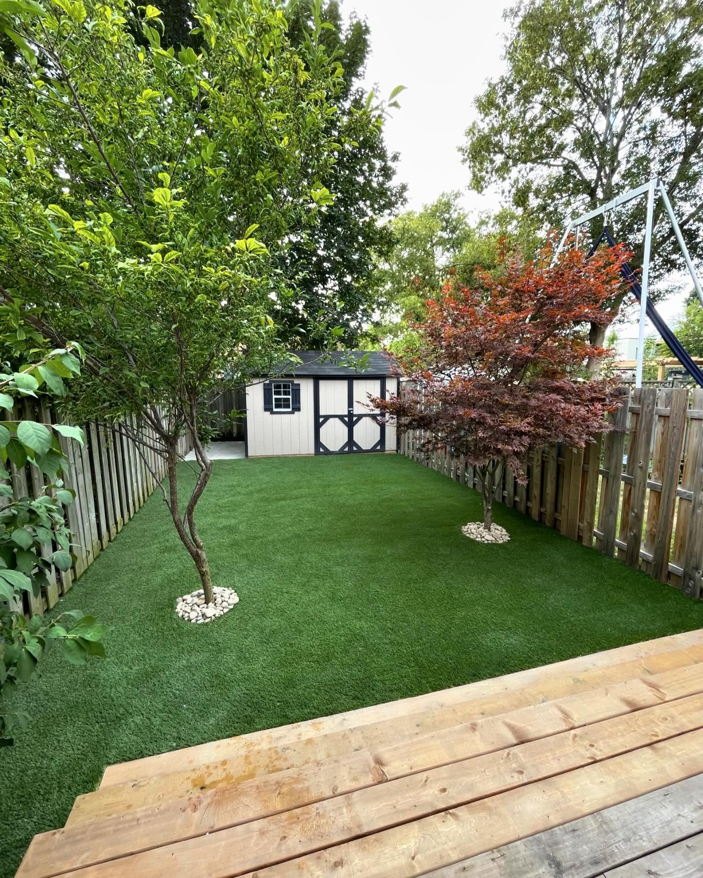 Clean, green and no more mess✨
Call us about your project today !
.
.
.
#artificiallawns #artificialturf #artificialturftoronto #landscapingtoronto #torontolandscaping #landscapingsolutions #torontogardendesign #fakegrasstoronto #greenspacesto #turftransformation #torontooutdoorliving #lushlawntoronto #instagardento #lushlawn