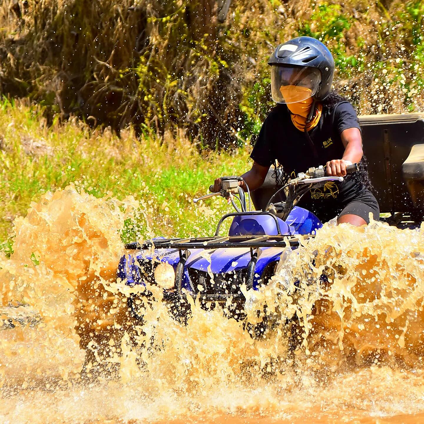🏝️ Immense gratitude for our beautiful experience in Costa Rica. Last night we donned masquerade masks and enjoyed a final shared dinner. #puravida #costarica