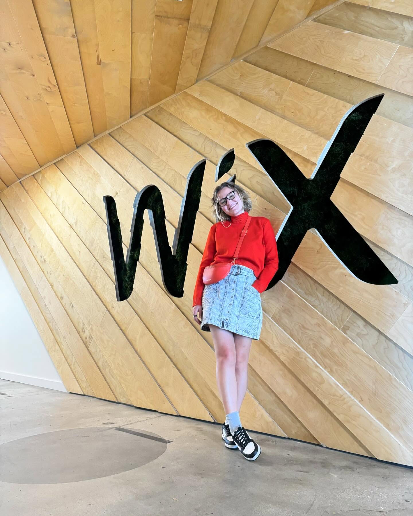 Wow! My feet have just touched the ground! What an honor it was to meet with other Wix Partners in the USA. Thanks to the amazing team at Wix Miami, who organized a visit to the Wix Office. I was so touched that Jeffery flew out from LA to meet me in San Francisco! (Now my son thinks I am a celebrity 😀) and yes, we finally met Mickey 🐭🦄
It’s back to reality now, with a bump and jet-lag 🔫