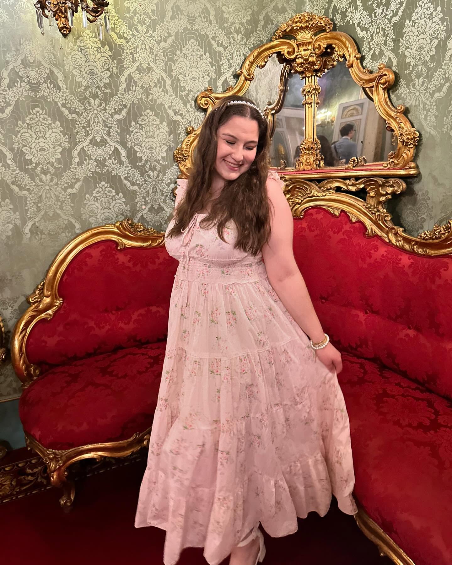 one last night making my childhood nickname "principessa" feel real, one last cup of gelato and one last morning waking up to the sunrise on a bus. and then it was over. ciao firenze, a presto