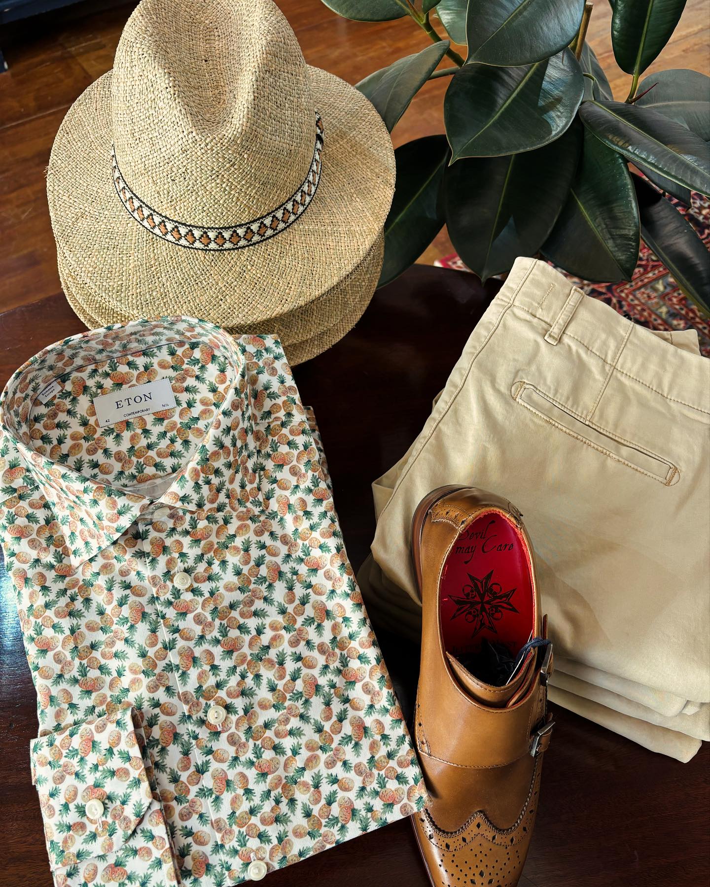 It’s sunny in the Cotswolds…. #cotswoldshopping #cirencesterlife #etonshirts #jefferywestuk #cirencesterbusiness