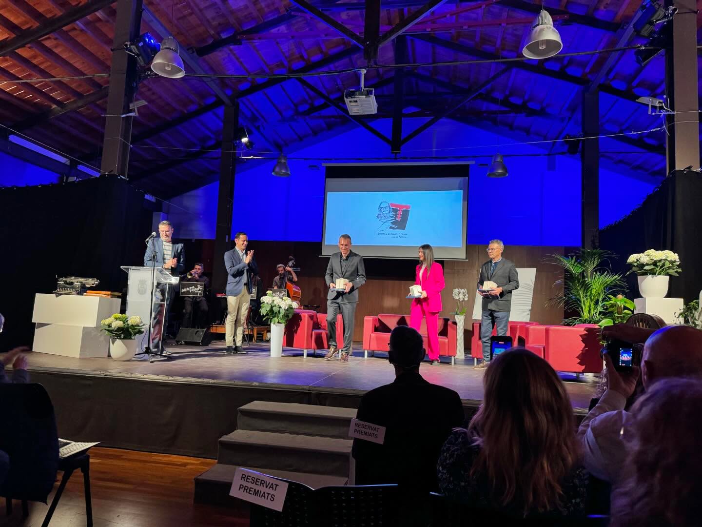 Gala premis 25 d,abril entrega de premis del XLII Certamen de Pintura Salvador Sora de Benissa en el Taller Ivars