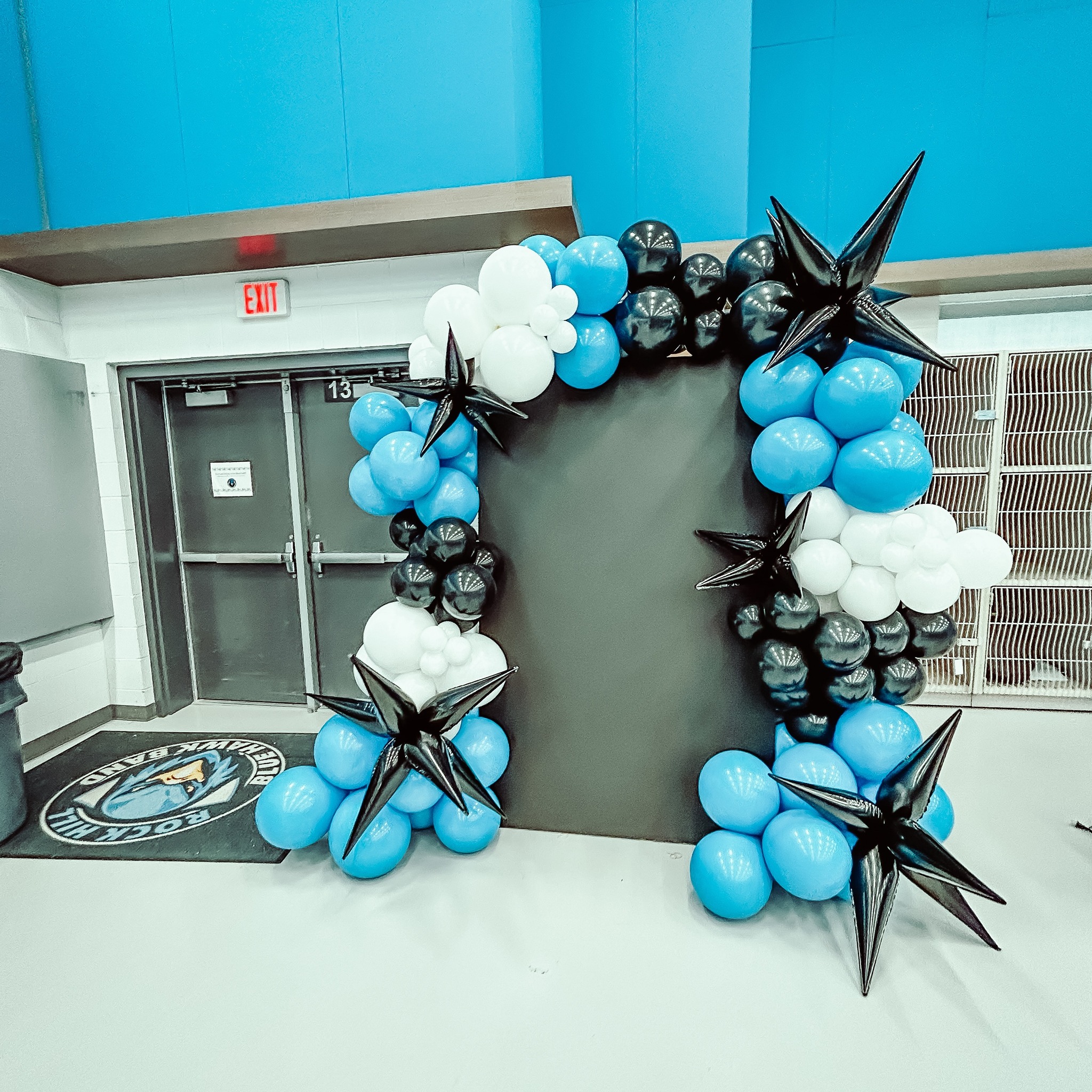 @therockhillband starting off their next year right 💙🩵🖤