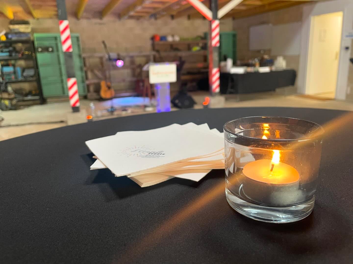 Les ambiances que lâon aime đŻïž
Nous apportons un soin particulier Ă lâambiance de votre Ă©vĂ©nement. Nous aimons donner de la chaleur pour sublimer les lieux que vous nous confiez ou que nous choisissons pour vous.
Simplicité et efficacité sont les maßtres mots de notre agence.
SâConsult Ăvents est le maĂźtre dâĆuvre de tous vos Ă©vĂ©nements professionnels.
#ardennes #maitredoeuvre #events #eventplanner #btob #grandest