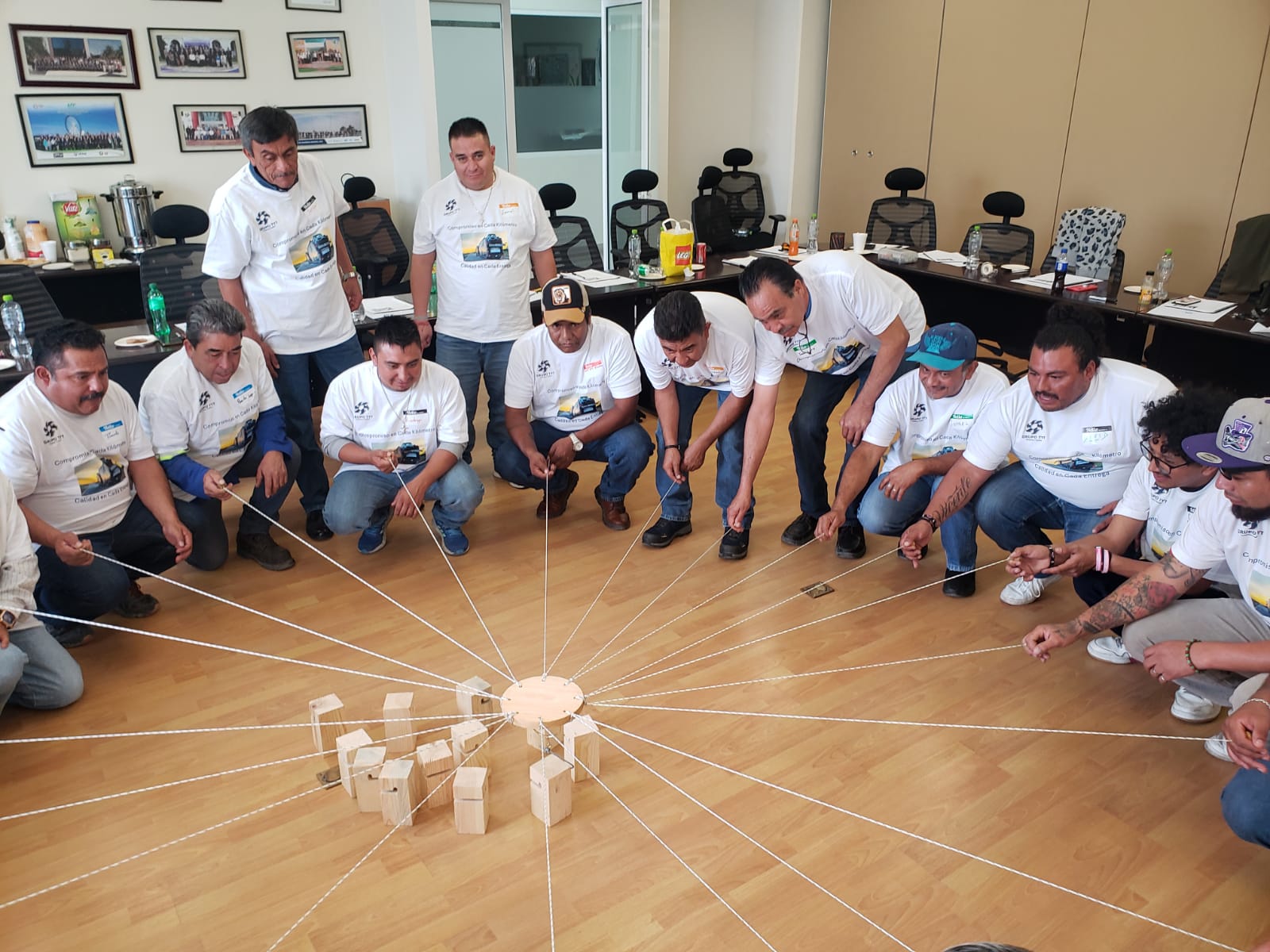 ✨ ¡Creando Magia en el Servicio al Cliente! ✨
¡Nos emociona compartir momentos increíbles de nuestros últimos cursos sobre Calidad en el Servicio al Cliente bajo el modelo Disney! 🎓✨
📸 Destacados del evento:
- Dinámicas grupales y actividades interactivas 🎉
- Presentaciones inspiradoras sobre cultura corporativa y excelencia en el servicio 🌟
- Talleres prácticos para diseñar experiencias inolvidables 🚀
- Conexión y colaboración entre profesionistas apasionados por la calidad y el bienestar corporativo 🤝
🔍 Lo que aprenderás:
- Cómo transformar la cultura de tu empresa
- Estrategias para mejorar la experiencia del cliente
- Innovaciones para hacer que tus clientes se enamoren de tu marca
Únete a nosotros y descubre cómo puedes crear magia en cada interacción con tus clientes. 🌟
#ServicioAlCliente #CalidadDisney #CulturaCorporativa #ExperienciaDelCliente #Innovación #BienestarCorporativo #FormaciónProfesional #Inspírate #HazMagia