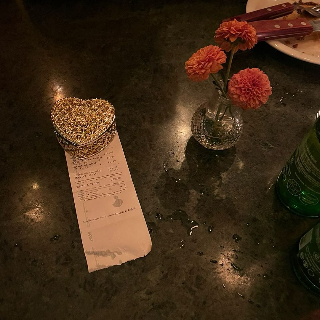 O amor pode ser uma conta a pagar.
#elizamacielpsicanalise #astrologiapsicologica #psicanaliseclinica #psicanalista #autoconhecimentotransforma #astrologiaevolutiva #posmodernidade