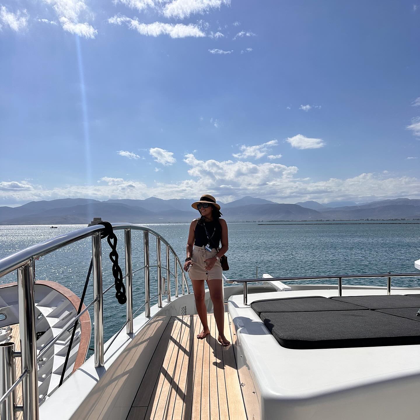 It’s all Greek to me! 🫶 🇬🇷 🍋🧿🥘 🐈 🌸 🍊 have you thought about where to take your next yachting adventure? Think Greece! such a mesmerizing destination with over 6000 islands to get lost in. The food & culture alone are awe inspiring, I think I will be coming back to Greece for many years to come. Plan your trip with me, no better way than island hopping on a yacht! So many ports, so many options.
📧 ashleynicole@worldwideboat.com or click link in bio. #greeceyachting #greeceboating #greecevacation #greeceluxury #greececoncierge #athens #poros #hydra #napflio #luxurytravel