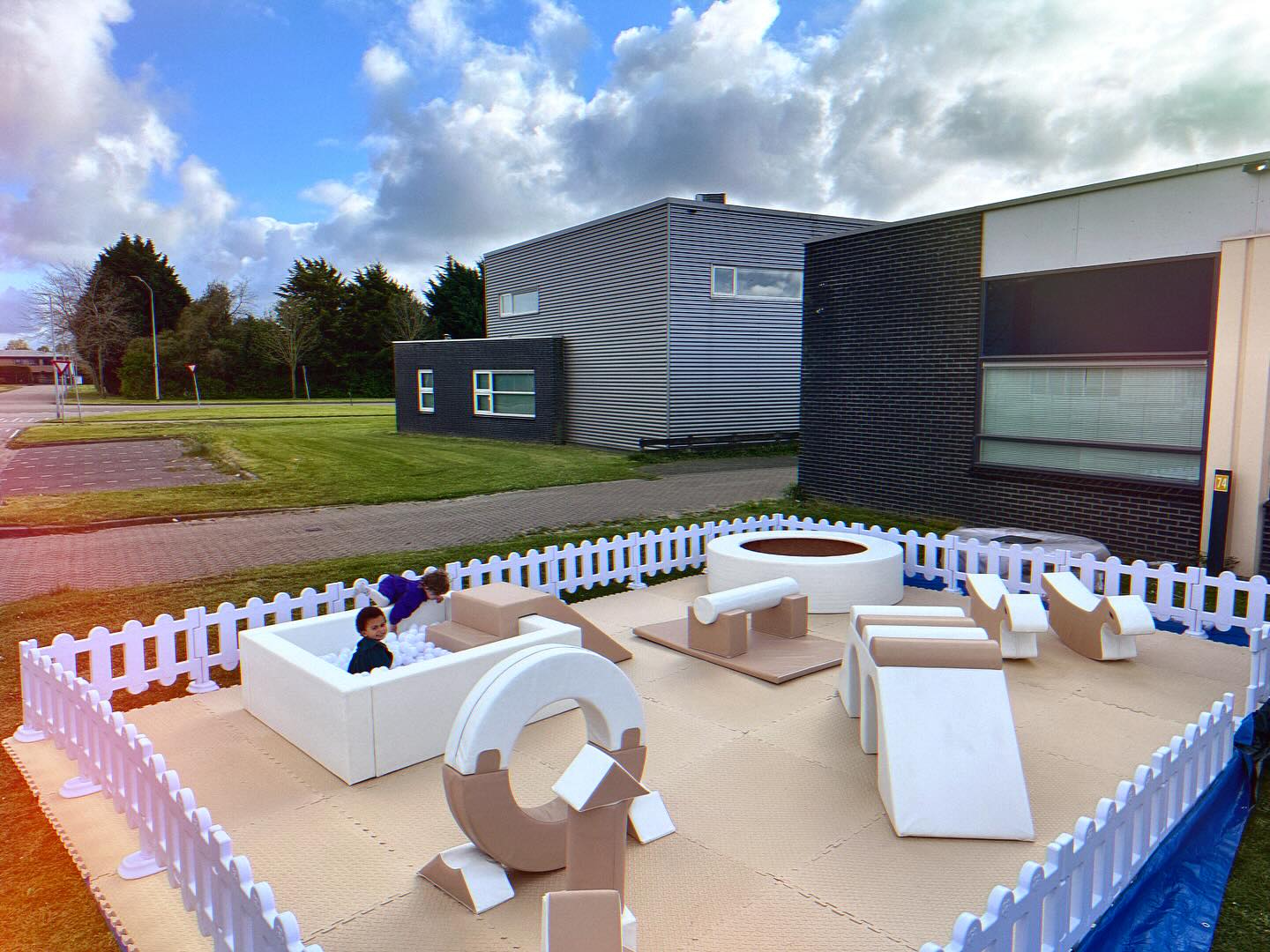 🌟 Introducing our latest addition: The Tan Play Set XL!
🚀 Explore our largest set yet, covering an impressive 36m2!
💰 Price: €875
Here's what's included:
Trampoline
Mini Obstacle Course
Building Block House
Ball Pit
Rainbow Bridge
Stuffed Horse
Soft Mat
Fence
Blow Up Animals
Ready for endless fun? Book now and let the adventures unfold!
#TanPlaySetXL #UltimateFun #bouncycastle #amsterdam