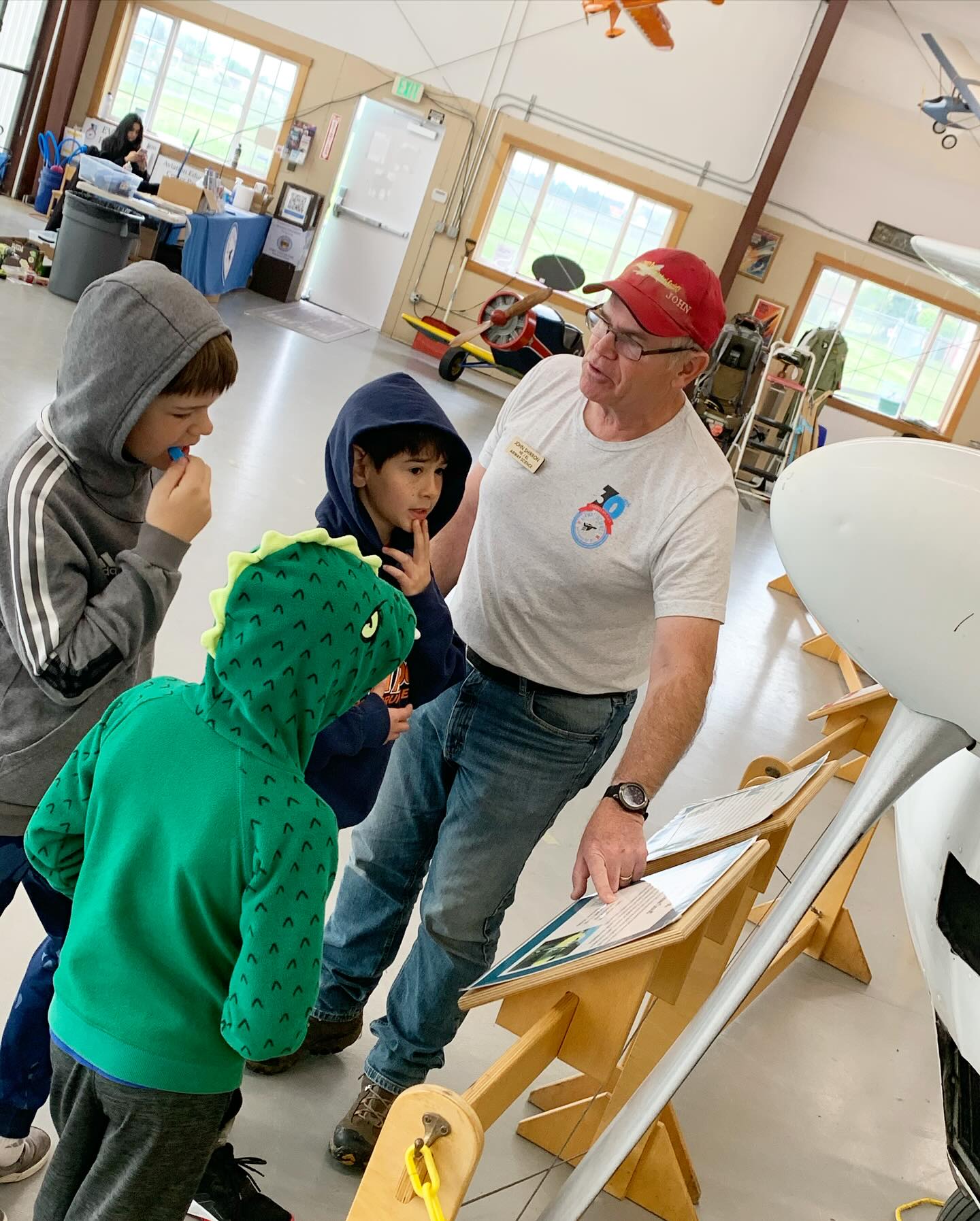 The bear den learned about aviation at Pearson Airfield. @thecubscouts @cpcscouting @ridgefieldpack310