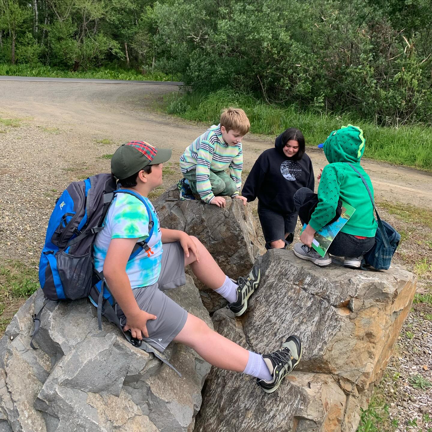 Scouts take the coast! Pack 310 adventured to the Willapa refuge to learn about the ways it protects and supports diverse ecosystems and wildlife, then adventured to the beach, and finished out at the Astoria column, for some spectacular views of this amazing area and natural history. Not pictured: Jake the Alligator man π³ @thecubscouts @cpcscouting @ridgefieldpack310