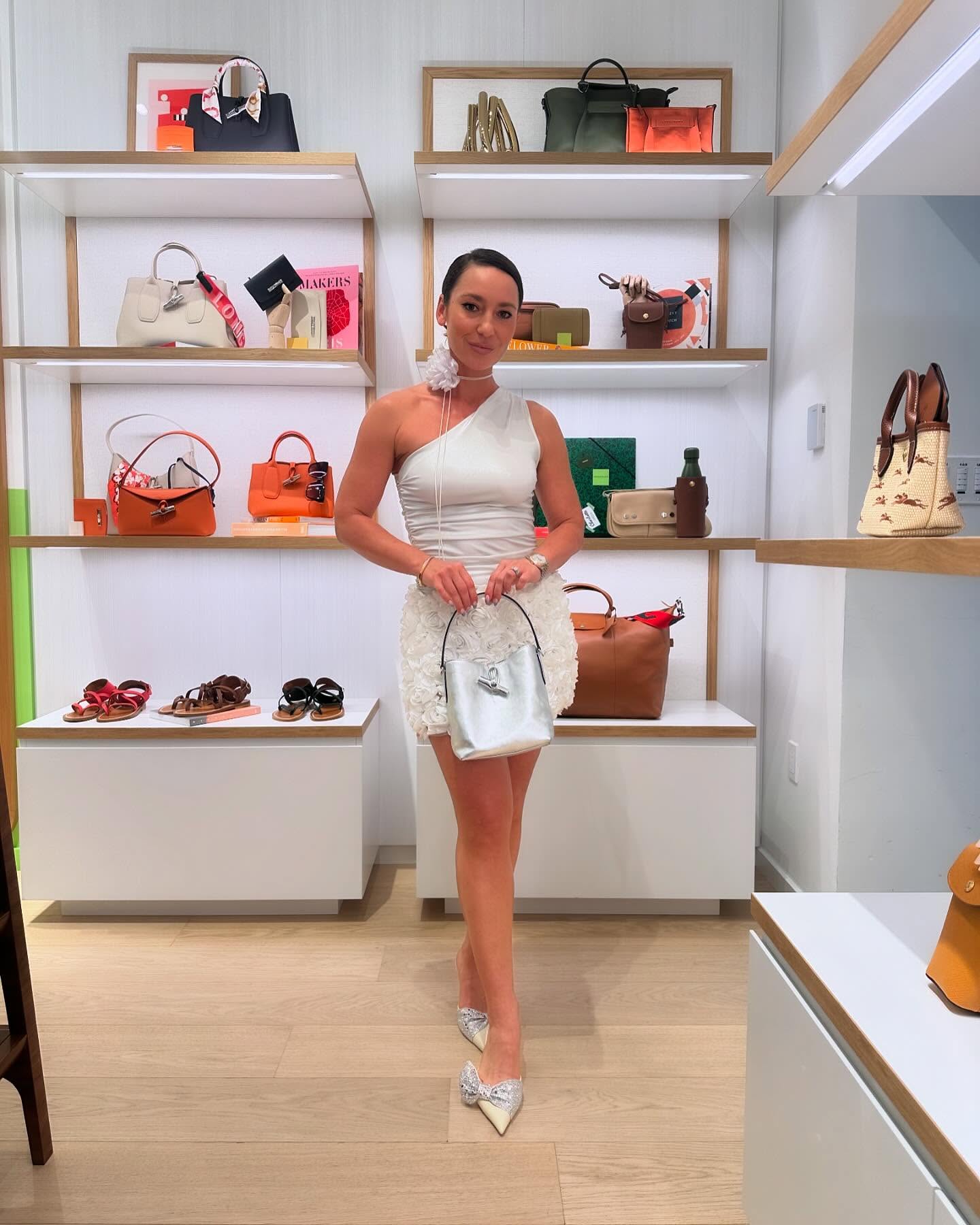 At @longchamp store opening in @aventuramall
Fun fact, I learned that Longchamp is pronounced as Long-SHam!! All my life I was saying it wrong 🙈😅
#longchamp #fashionstylistmiami