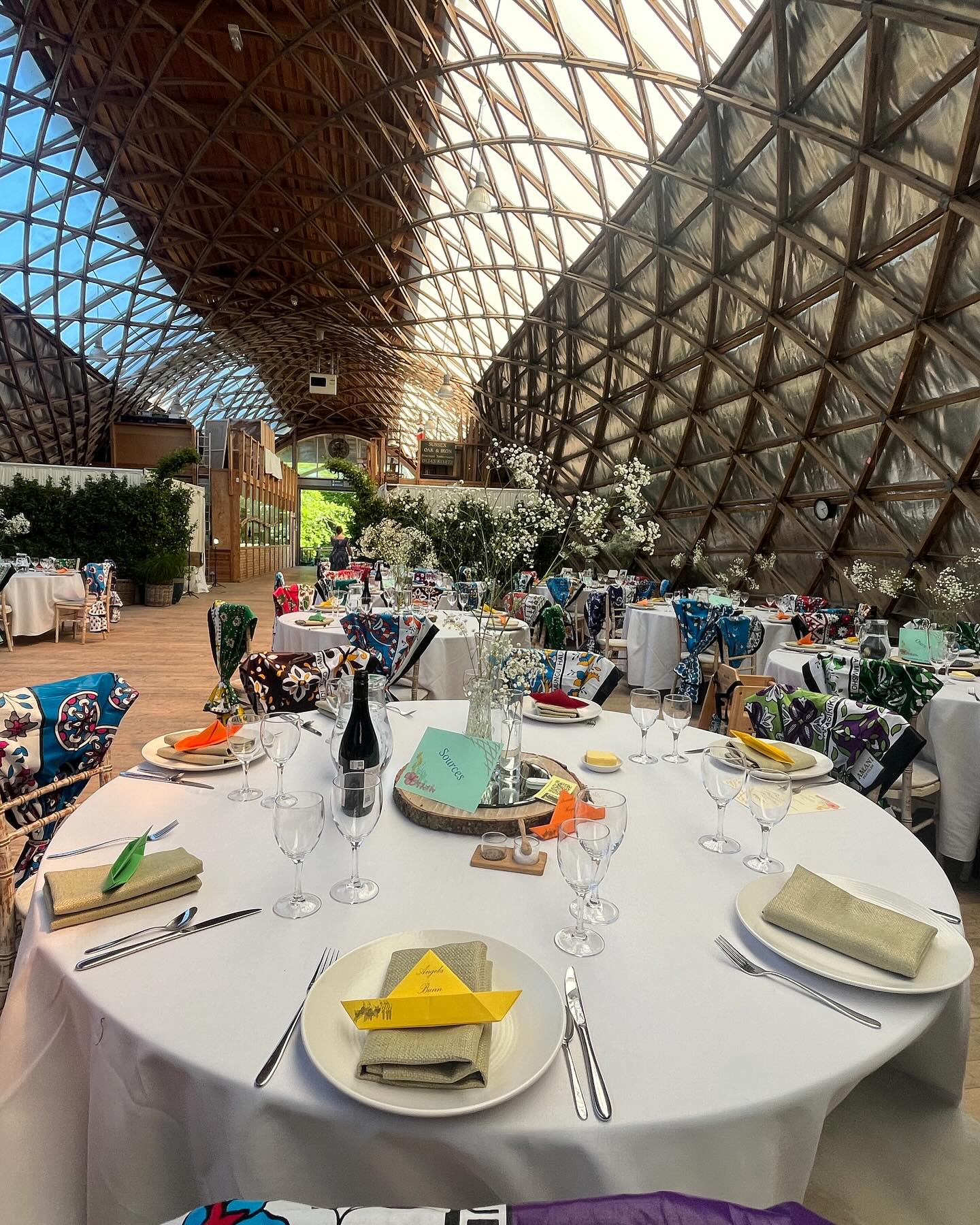 We so enjoyed returning to @weddingsatwealddown at the weekend, what a spectacular venue! Our menu featured a bespoke Swahili curry canapé, specially requested by the lovely couple and a feasting main course.
#wealdanddownlandmuseum #westsussexwedding #westsussexcatering #weddinginspiration
