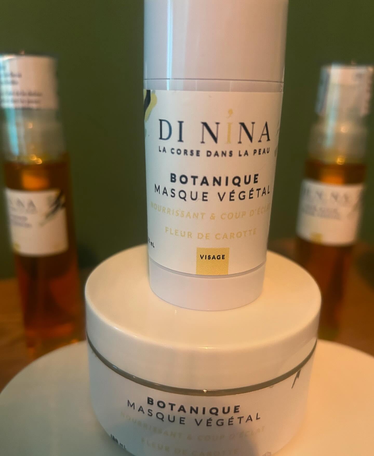 🤗 Laissez-vous séduire par l’âme botanique du nouveau masque DI NINA et offrez à votre peau le soin qu’elle mérite lors d’un massage 💆🏻♀️
Votre nouvel indispensable ✨
Ce masque nourrira et redonnera éclat à votre peau. Le beurre de karité va la nourrir, tandis que la fleur de carotte sauvage et l’abricot vont booster l’éclat de votre teint.
Convient à tous les types de peau, particulièrement aux peaux matures, sèches, ultra sèches et aux peaux ayant pris le soleil. Les peaux sensibles et réactives seront comblées, douces et apaisées.#dinina #masquevisage #corse