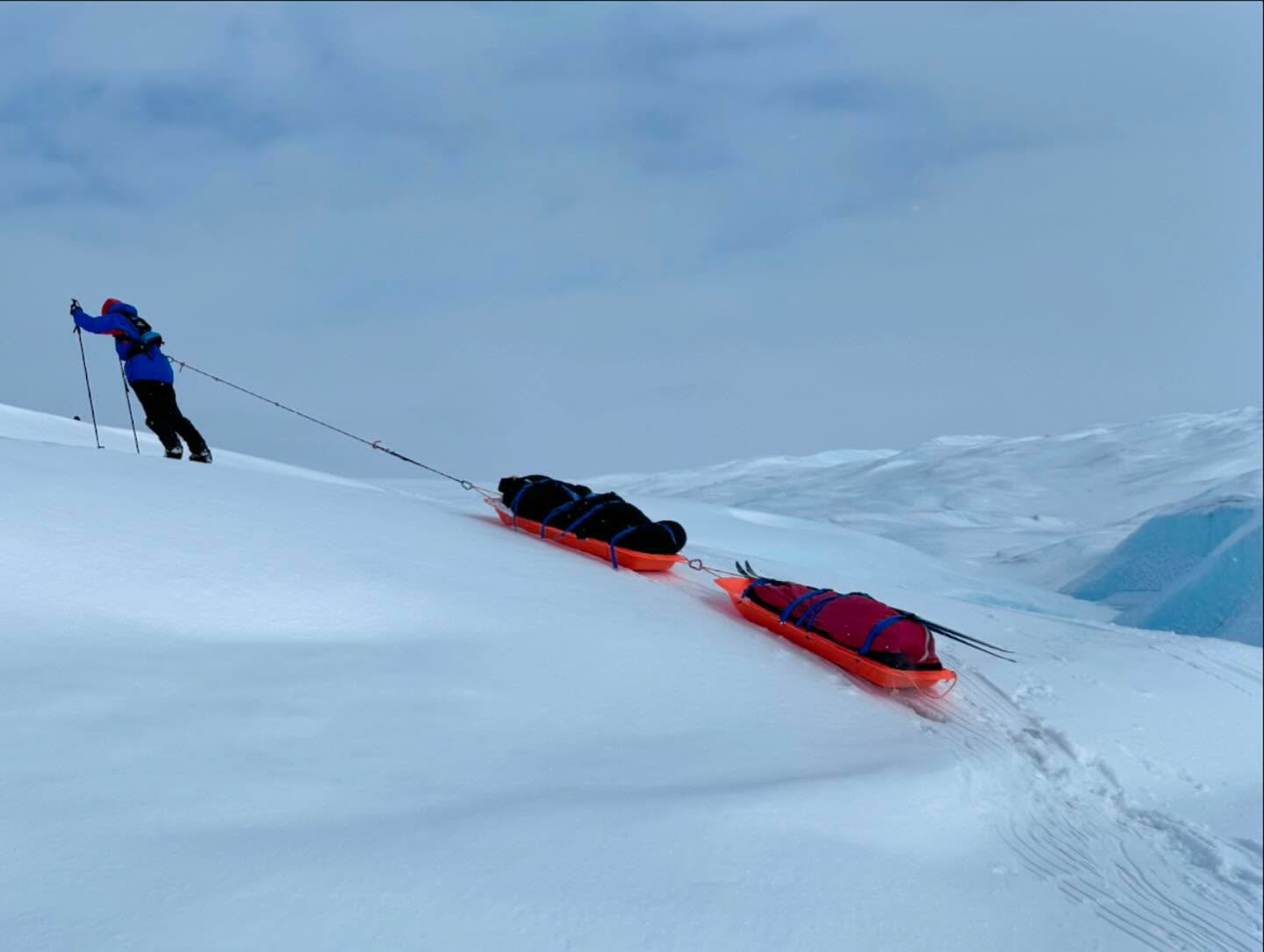 Week 1 of my traverse of Greenland 🤩
The first picture of me as I haul 90kg (I weigh 72kg) of food and equipment up a glacier sums up the first week really.
Head down and haul.
Only three weeks before this photo I was on a drip in Ealing hospital with month-long food poisoning having to seriously consider giving up on my Greenland expedition.
I decided otherwise even though I knew a tough expedition would become incredibly tough and I’m very proud that I traversed the country in 29 days. 🦾 I really didn’t expect that especially after a slow, pretty exhausting first week dragging heavy pulks up the very steep, icy labyrinth of a west coast glacier. 😮💨 It was tough but my body didn’t let me down. 😊
Vincent Colliard who recently smashed the South Pole speed record sums up how I feel “You might think I am arrogant but I feel quite indestructible right now. I’m on a constant high.”
Yup!
The glacier landscape was the most beautiful view I’d ever seen but having to push myself to the limit every day was all encompassing and I couldn’t fully appreciate where I was. It was weird.😬
These pics give you some idea of the endless beauty of the Greenland glacier and you can also see the whole team on day one, fresh faced in crampons ready to tackle the steep glacier climb, my pulks dragging me about and Taylor our team leader carrying one of his two 50kg pulks. We each had to carry our pulks over a few miles of hills, rocks and general chaos left from a quickly receding glacier suffering from global warming which was…erm, fun.
#greenlandpioneer #greenlandexpedition #exped #adv #glacier #snow #icelake #fsgs #wearerab #kidneytransplantrecipient #kidneywarrior
