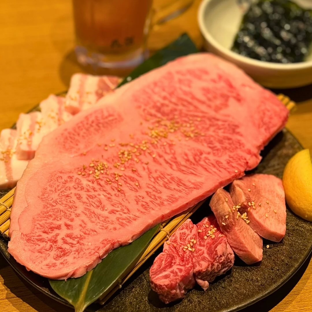 Today, June 3, we will start offering a “June limited Meat Platter” and “Summer Special Drink”!!
Please enjoy the limited menu!!!
#yakinikufutago #yakiniku #futago#hongkong #yakinikufutagohk #wagyu #beef #sirloin #foodie #foodstagram #hkfoodie #hkfood #cwbfood #tstfood #銅鑼灣美食 #尖沙咀美食
