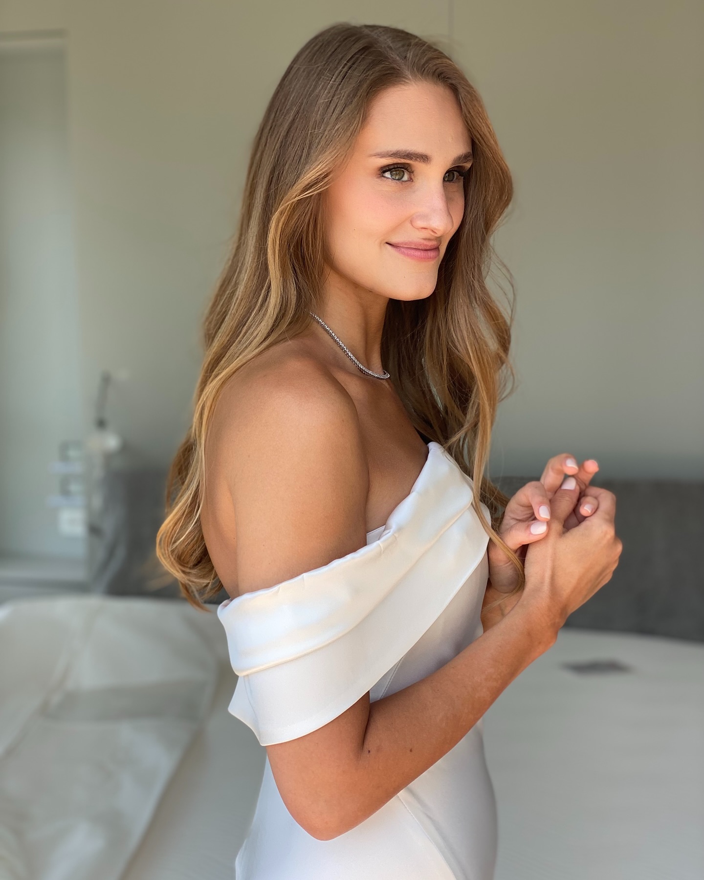 Glam by #ORKOteam כבר כמה שנים שאנחנו מלווים את המשפחה היפה הזו😊 וזה רק חלק קטן מהבנות שהצוות איפר וסירק לחתונת שישי מושלמת שאליה גם הגענו לתחזק במידת הצורך ;) ולהתרשם..ובהחלט התרשמנו #כלות #כלותאורבניות #חתונתשישי #איירבראש #שיערמושלם #תוספותשיער #כלותישראל #איפורעורבוגר #איפורלעורבוגר