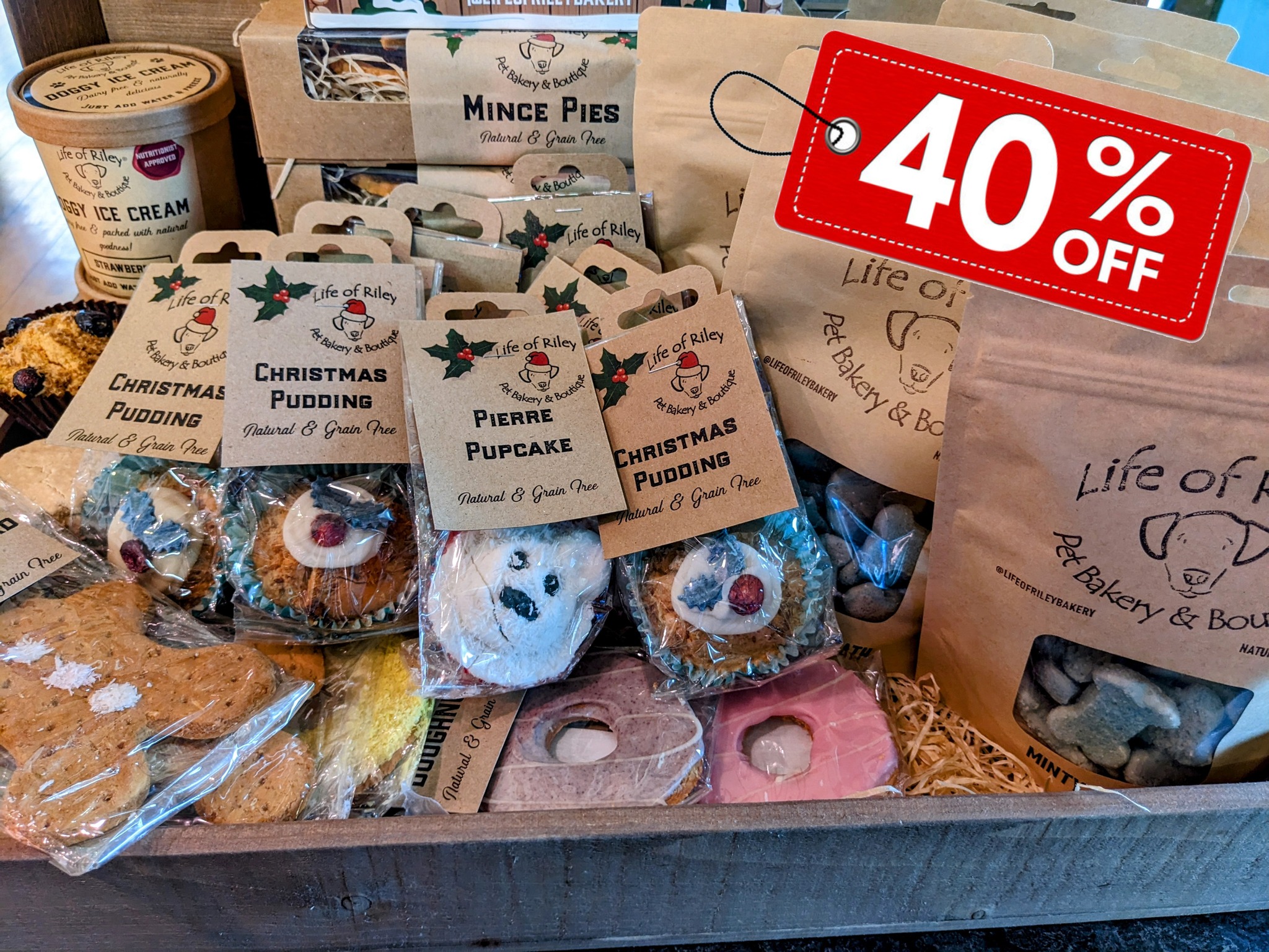End of line sale! 40% off our range of artisan dog treats from ‘Life of Riley’. Show your dog that you love them with something special!