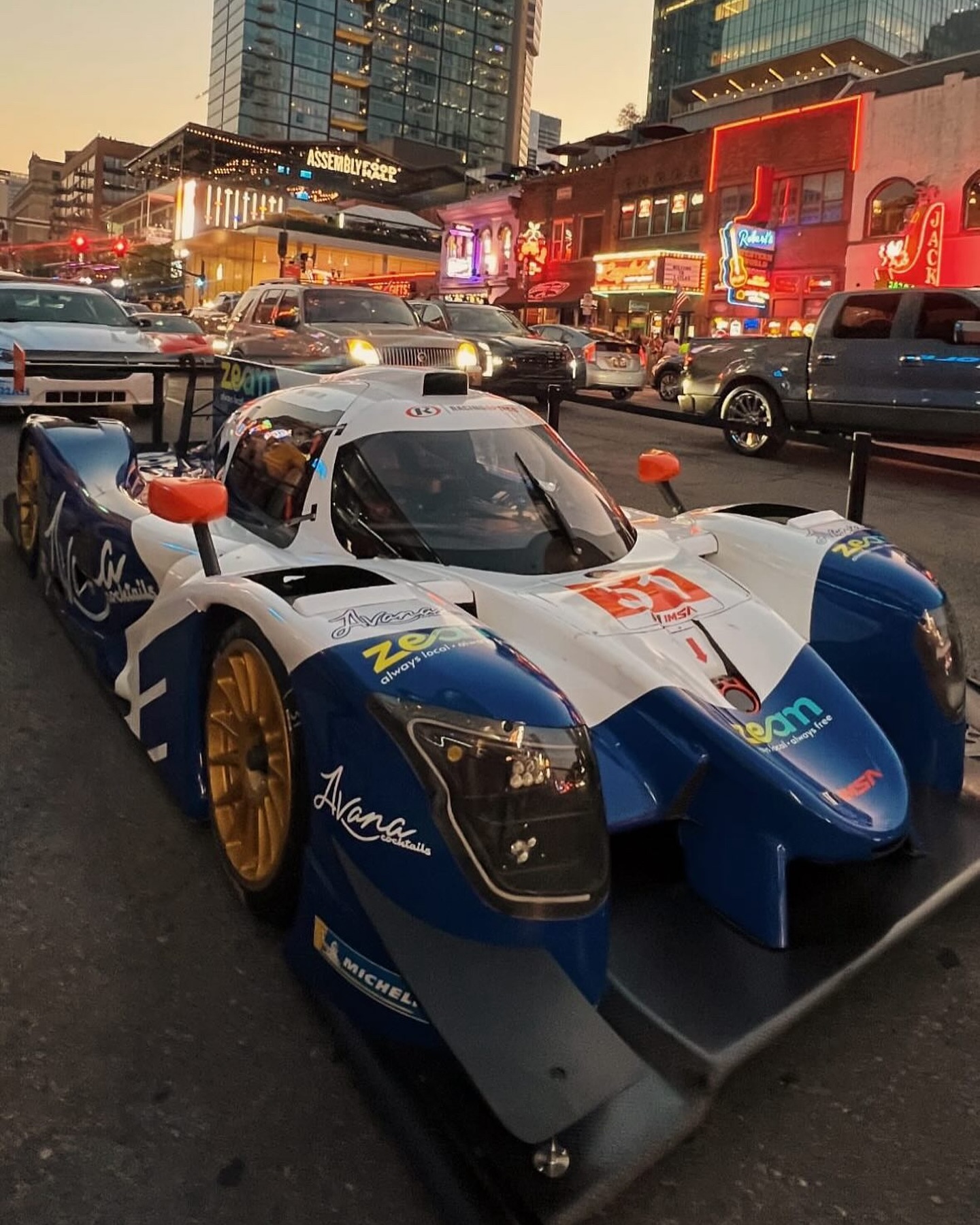 I can park here, right?
@zeamlocal
in all seriousness, a huge thank you to @friendsbarnash and @metronashvillepolice for setting this up. Can’t wait to work with the great officers of Nashville again!
#nashville #broadway #lmp #friendsinlowplaces