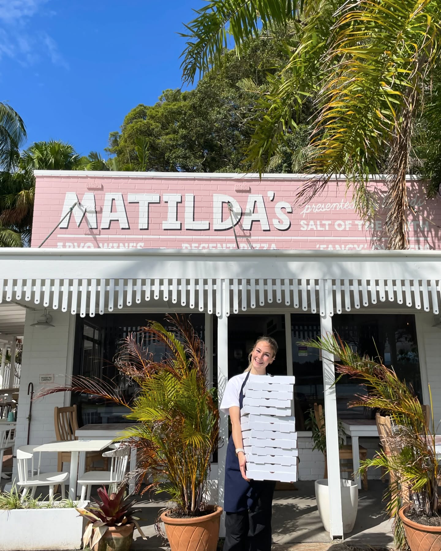 Did you know we have a weekly farmers market opposite our pink shack?
Grab yourself a market special takeaway pizza, pull out a picnic blanket and enjoy local musicians serenading your arvo by the river with Matilda’s.
@nambuccamarkets
THURSDAYS 2:30-5:30pm
Gordon Park (Opposite Matilda’s)