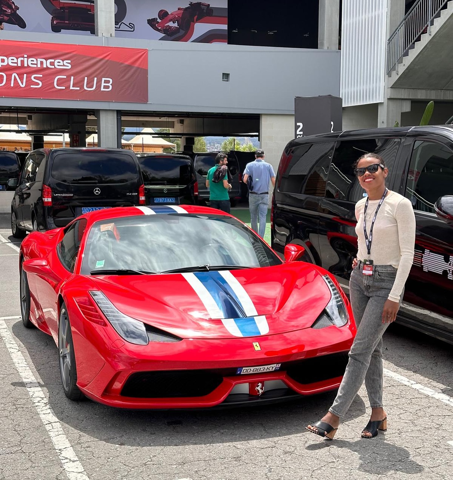 Plan sorpresa de finde mirando desde el VIP la @f1 , el Gran Premio de España🏎️🏁 🔥
INCREÍBLE como suenan los motores!!! 🔊✨