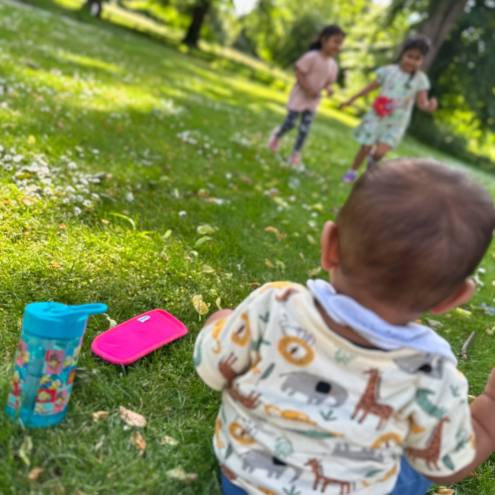 We love a good old ice pop we use our @nomnomkids ones and the sleeves are brilliant as it keeps the cold away from even the littles of fingers. And we love the colours so you dont loose them. The ice pops are great for kids and parents (for a cheeky cocktail pop).
Use our code and get a cheeky discount MWOA10