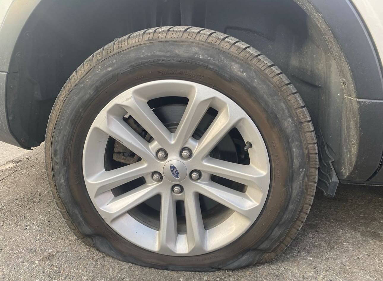 Have a flat tire that you need to be plugged and repaired as soon as possible? Our auto professionals at WestSide will have you back up and running in no time. Stop in to 236 West Side Ave In Jersey City…you can call us too at (201) 433-5123 for more info. 👍🛞
#WestSideTireAndAuto #WSTANJ #JerseyCity #NJCU #Bayonne #Hoboken #CarRepair #OrtizMarketing #TireChange #RimRepair #Edgewater #SocietyHill #NJ #car #mechanicshop #carenthusiast #oilchange #wearehunter #tirebalancing #summitnj #NYC #mechanic #bergencounty #hudsoncounty #Essexcounty #dealershipalternative
#driving #steering #tireinstall #flattire