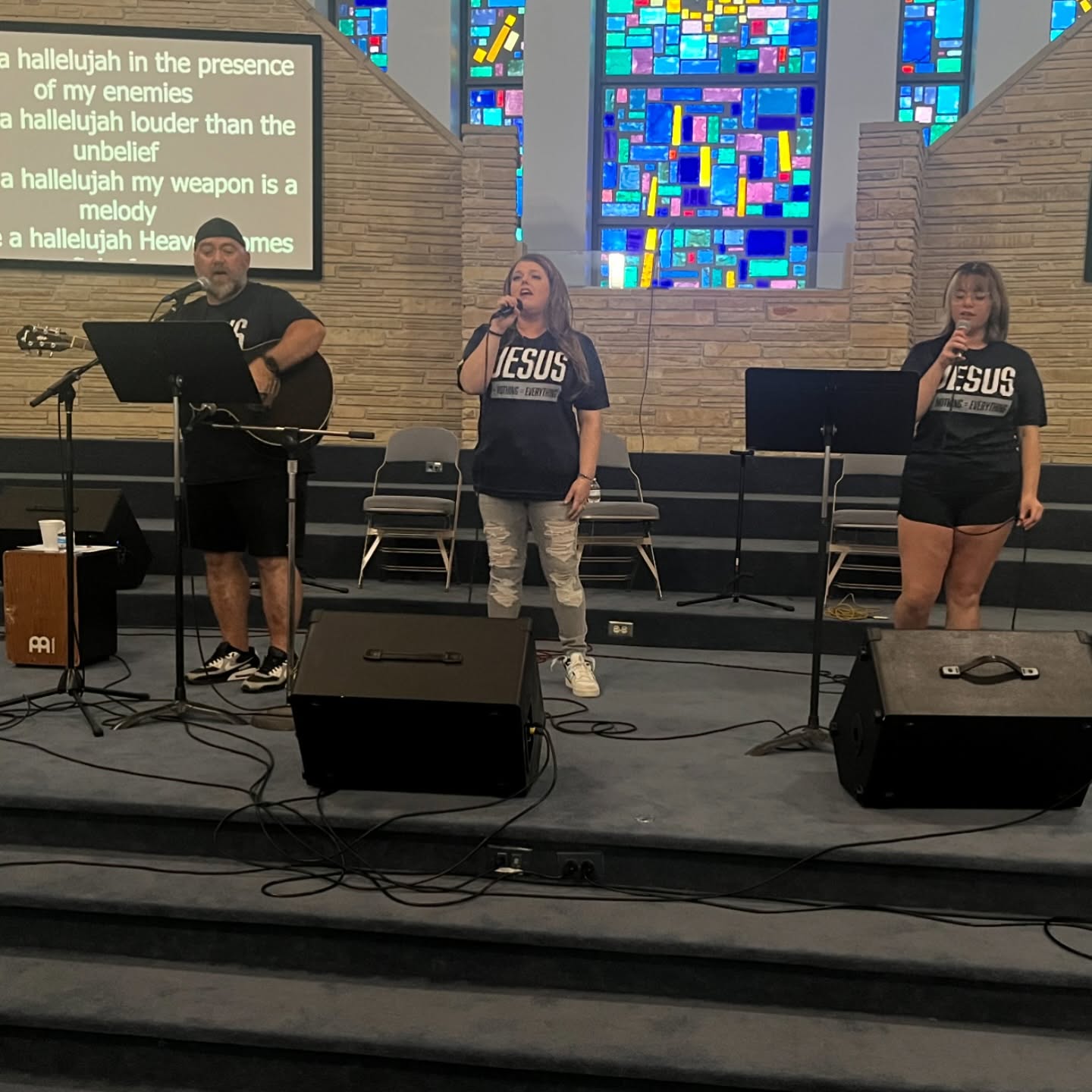 So thankful for people of worship and pray. Tonight was awesome! #prayer #worship #missionaries #musicianary @mobile.missions.network