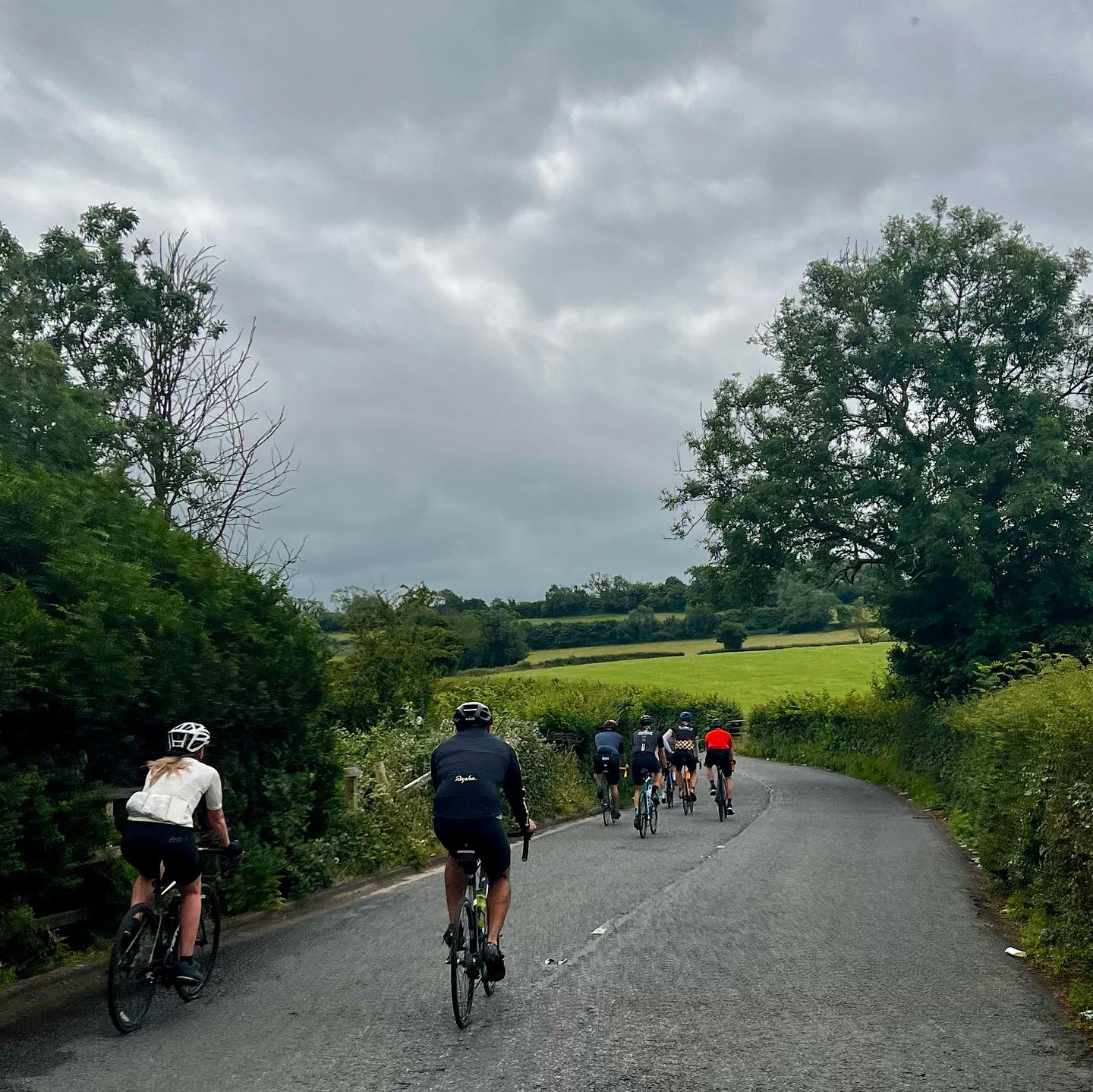 Sunday rides with the crew, feeling good out in the fresh country air 💚😎🚴 #WinningTogether
•
@cliftoncyclingclub