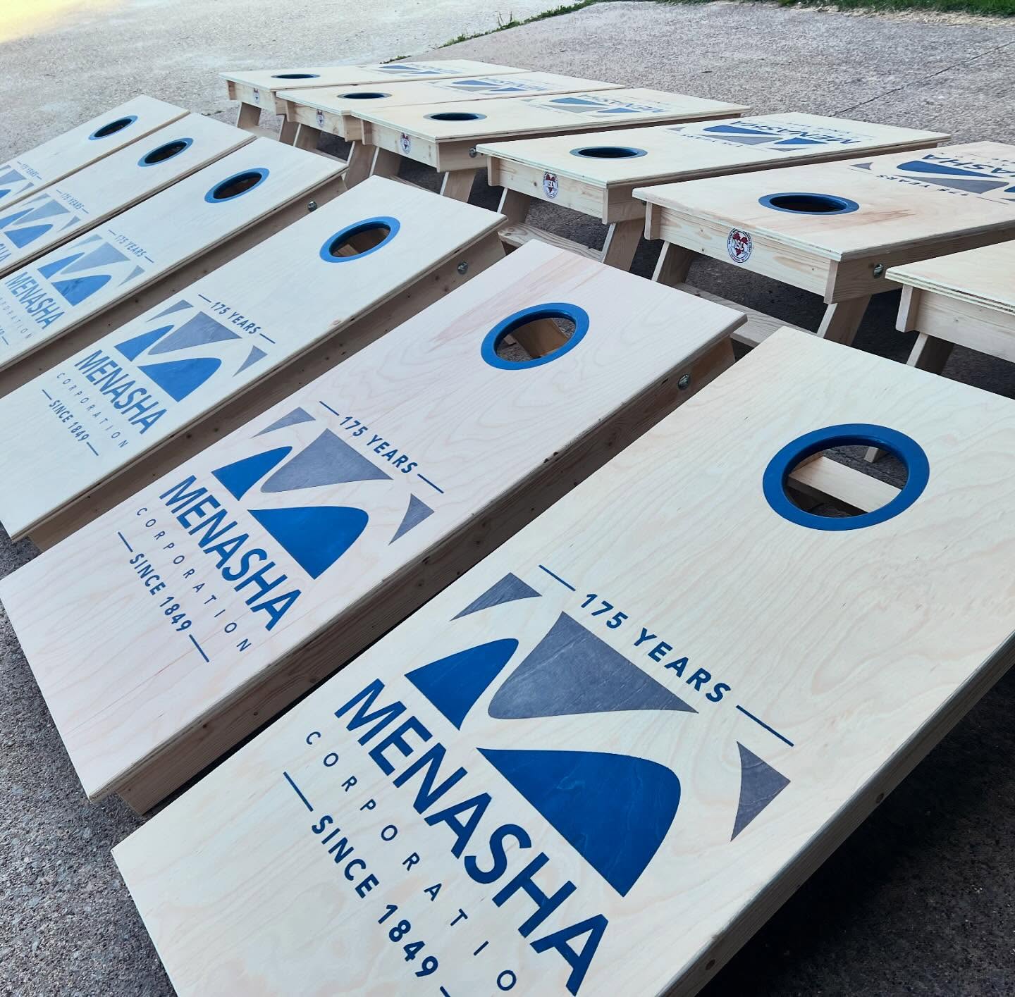 Huge shoutout to @menashacorp for 175 years in business! Thanks for supporting @cornholebytarmann #wiscobaggin