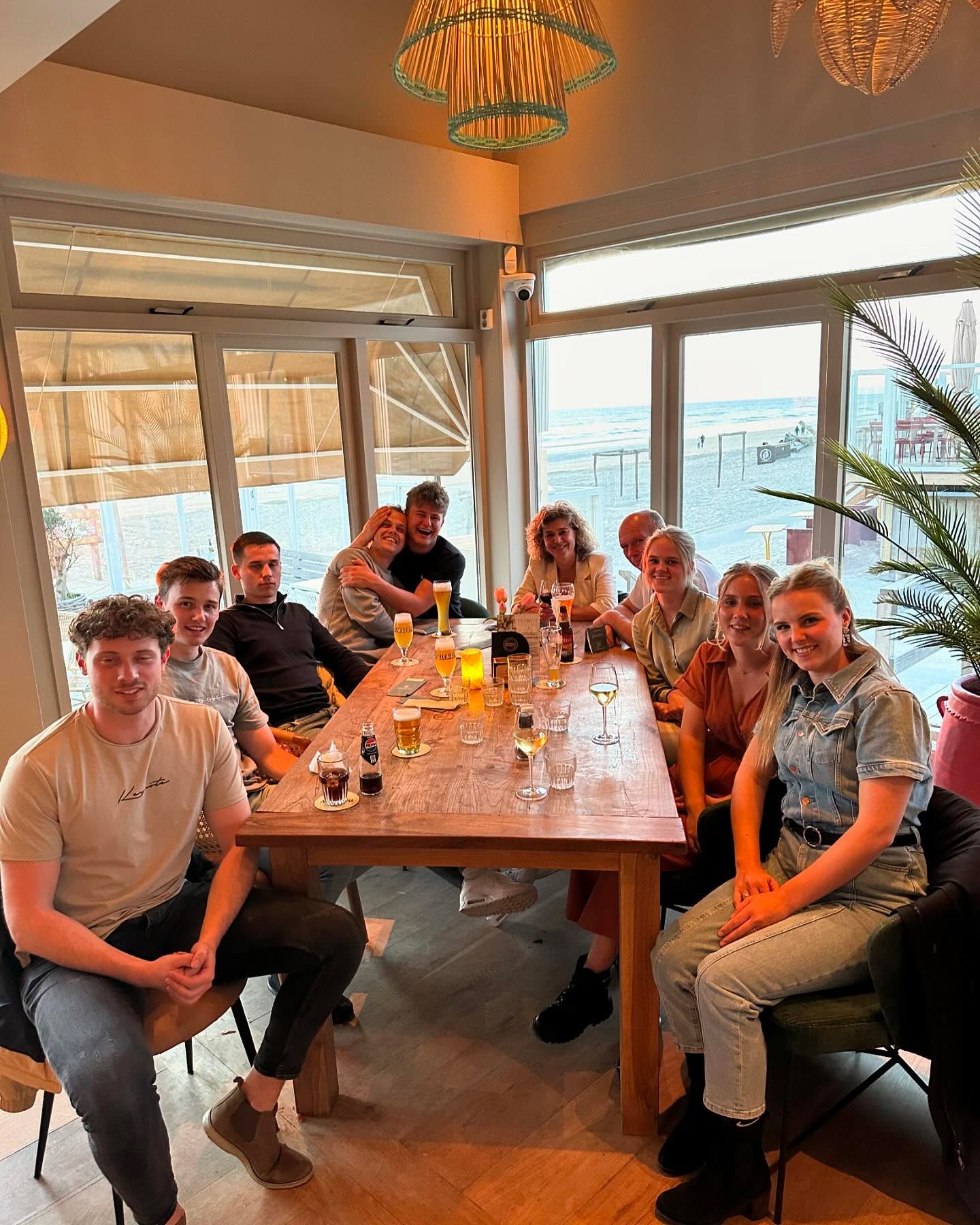 Openingstijden bouwvak🏡
Tijdens de bouwvak blijven wij dezelfde tijden geopend. Wel zijn wij met beperkte bezetting aanwezig, dus houdt rekening met iets langere wachttijden. U helpt ons erg door van te voren aan te geven wat u komt halen, zodat wij dit op rustige momenten kunnen klaarzetten. U kunt uw bestellingen plaatsen via onze website of mailen naar info@edvanduin.nl. Graag helpen wij u verder!
Fijne vakantie alvast!
Team handelsonderneming Ed van Duin