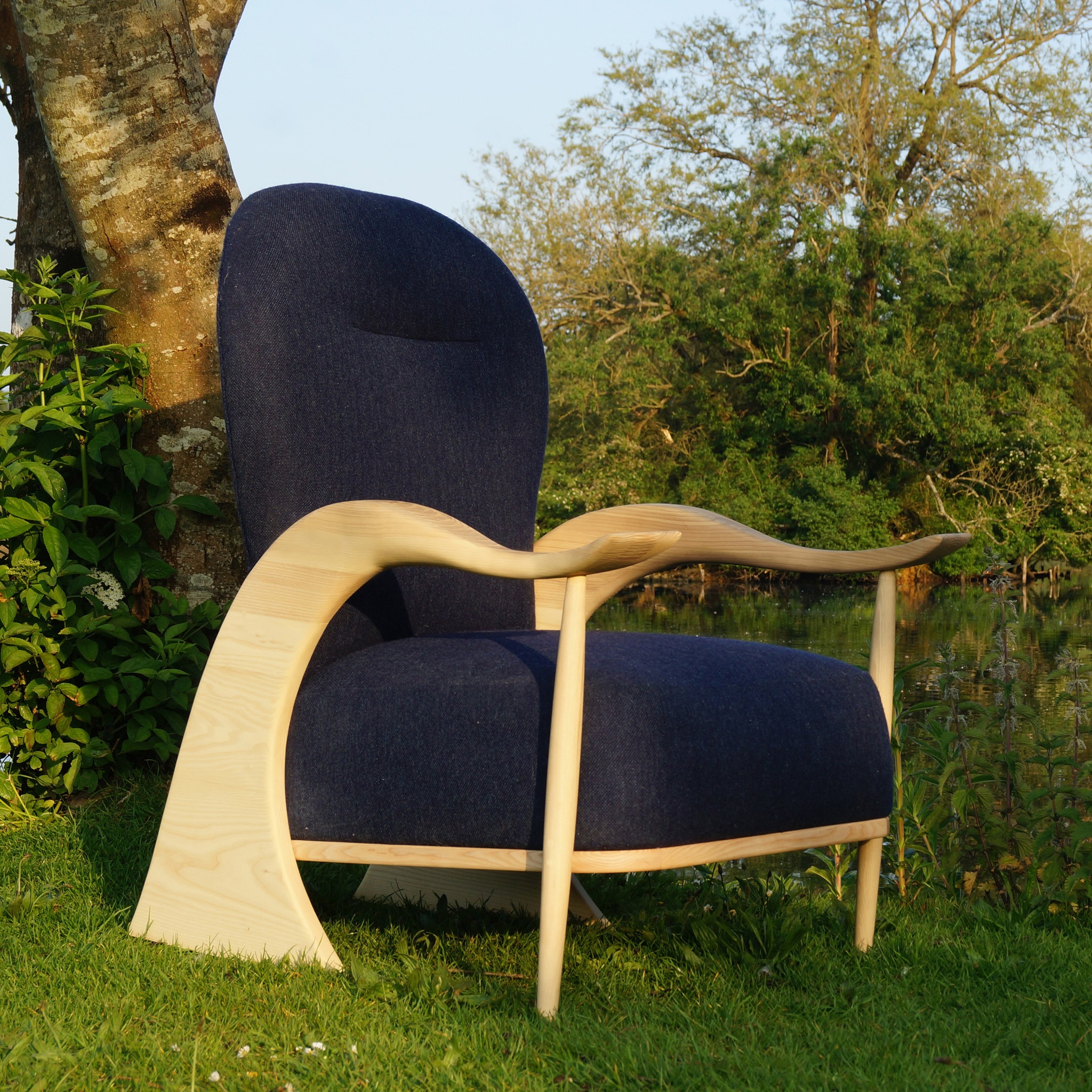 Check out my new Flow Lounge Chair! 🍃
The tactile carved wood of the sculptural leg-arms resemble the flowing forms found in nature and at the same time ergonomically echo our forearms to balance form and function with nature and cosiness.
The hand made lounge chair is carefully constructed with solid ash throughout and traditional upholstery methods using springs and wadding, blended with modern environmentally friendly materials like coconut fibre, recycled foam and organic wool, to ensure a sustainable and comfortable showpiece that will last generations.
Available to order now from livcornall.com 😁🌿
#newproduct #handmade #loungechair #wood #woodfurniture
#craft #armchair #natureinspired #biophilic
#furniture #furnituremaker #furnituredesign #brightonartist #wellness #nature #naturelovers #woodart #artisan #designerfurniture