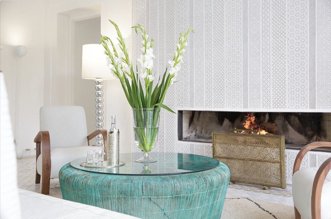 Découvrez l’espace et le raffinement des chambres de Dar Rhizlane, où l’architecture traditionnelle se mêle harmonieusement à des touches contemporaines.
#darrhizlane #marrakech #morocco🇲🇦