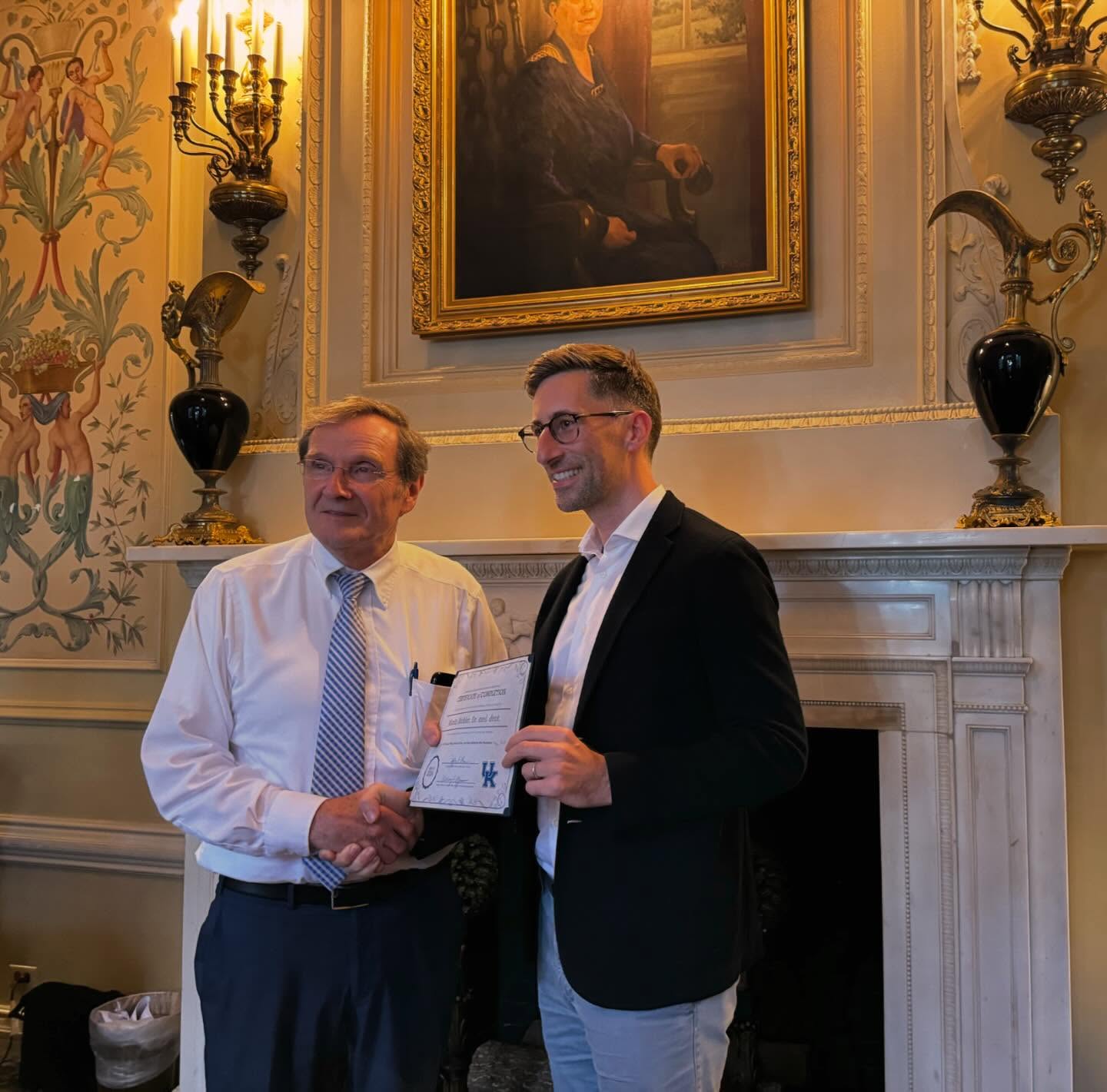 Each year, I seek out the top specialists in various fields of dentistry. This year, I traveled to Kentucky, USA, to attend a residency program focused on temporomandibular joint disorder (TMJ/CMD) and sleep medicine, led by Prof. Okeson and his esteemed team. It was an incredible experience to learn from Prof. Okeson, who has dedicated over 40 years to the study and treatment of craniofacial pain. #tmjdisorder #headache #jawpain #sleepapnea #sleepdisorders