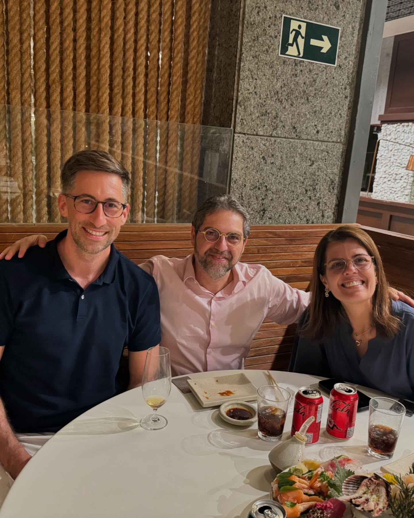 Another top dental destination: This year, I spent a week at the renowned clinic of Prof. Sergio Kahn in Brazil, a world-leading expert in surgical periodontal procedures. I had the opportunity to perform several surgeries under the supervision of Prof. Sergio Kahn and Prof. Alexandra Dias. This was an exceptional experience to extend my expertise in surgical periodontology. Common procedures included aesthetic correction of a gummy smile, recession coverage, and treatment of peri-implantitis. #estheticcrownlengthening #surgery #periodontalhealth #periimplantitis #recessioncoverage