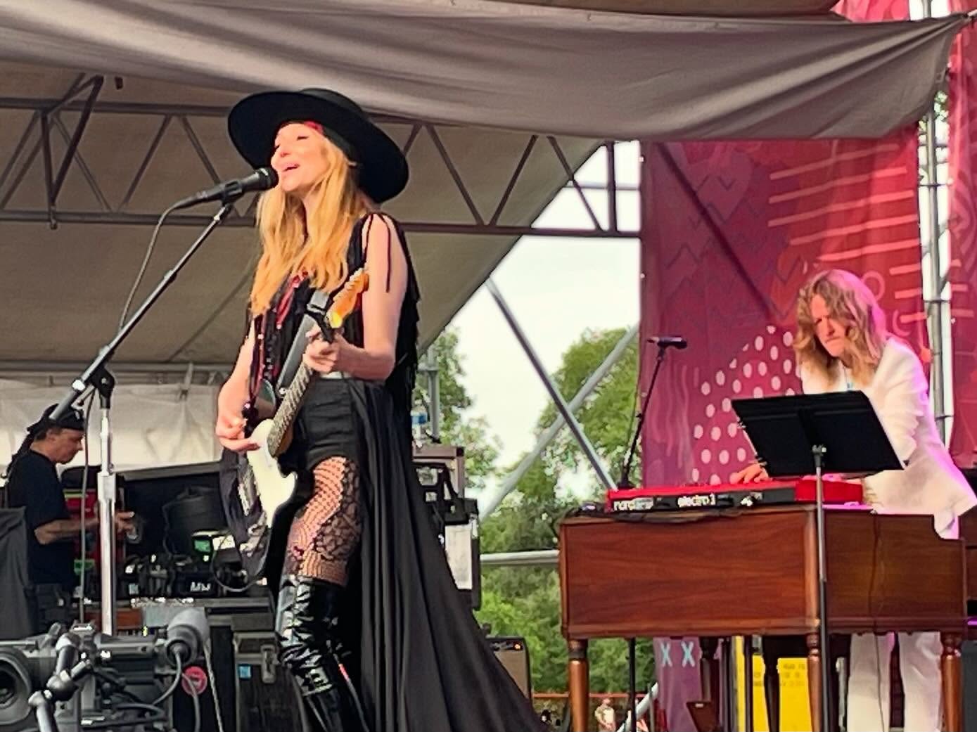 ๐ถ More concerts. Less political rallies. โ๐ผ A lovely evening last night at @saskjazz with @jewel, @melissa_etheridge and the friendly folks of #saskatoon. #ilovethistoon.