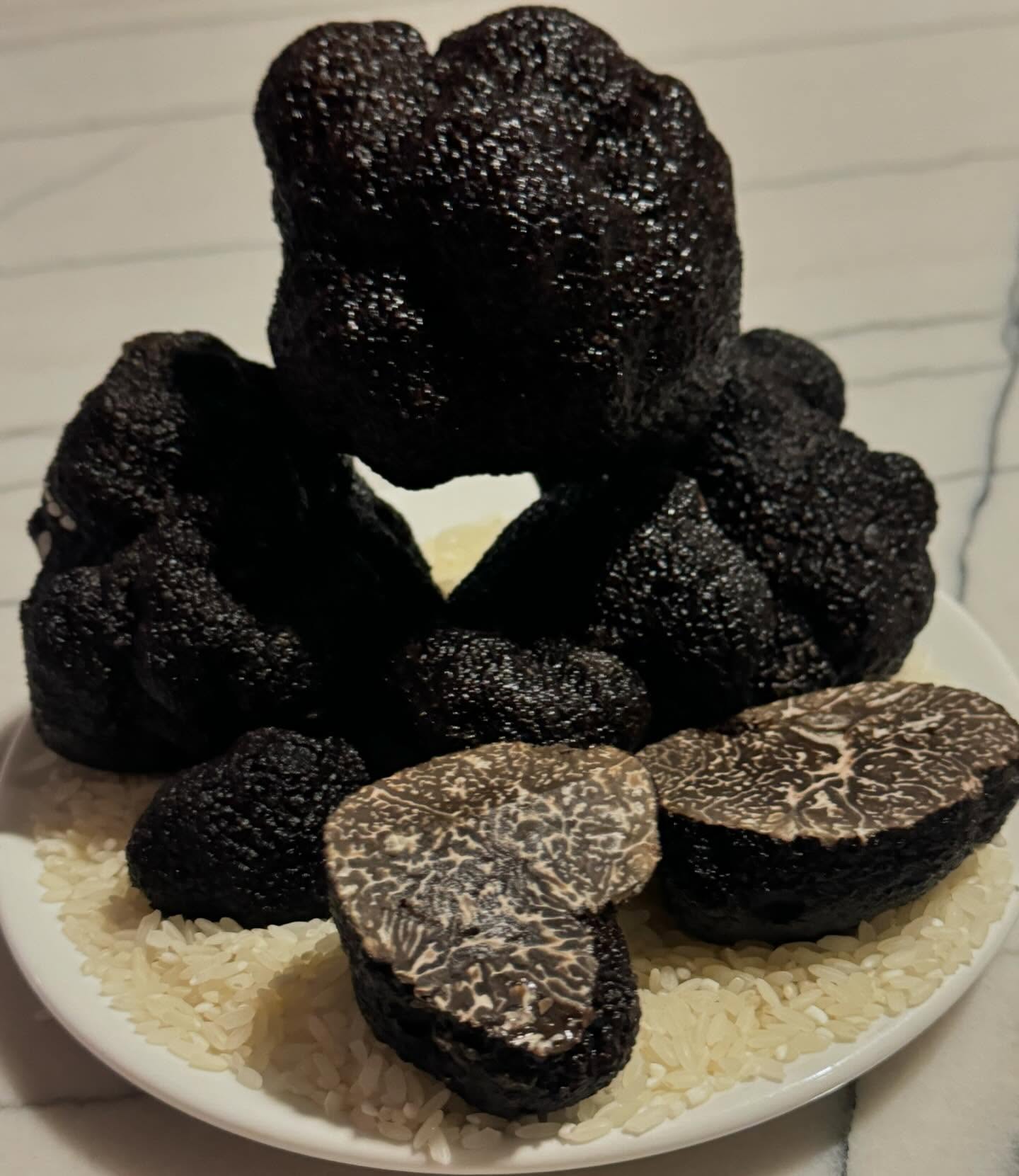Market Special!!!
‘Leaning tower of truffle’
This Saturday at @riddellscreekfm RiddellsCreek market!!! Don’t miss out!!!
Come down and say hi and grab yourself a real treasure…
Freshly harvested and washed this afternoon from Double Oaks Estate
#truffle #frenchoak #truffiere #truffles #truffledog
#ourvineyard #boutiquewinery #winerylovers #wine #weekendsinmelbourne #australianwines
#macedonranges #winetasting #cellardoor #vintners #daylesfordmacedonlife #daylesfordmacedonranges #cellardoorvictoria #melbournecellardoor #victorianwine #victorianwinery #winerymacedonranges #woodend #kyneton #localproducers #cellardoorvictoria #explorevictoria #wineryvictoria #countryvictotia
#visitvictoria