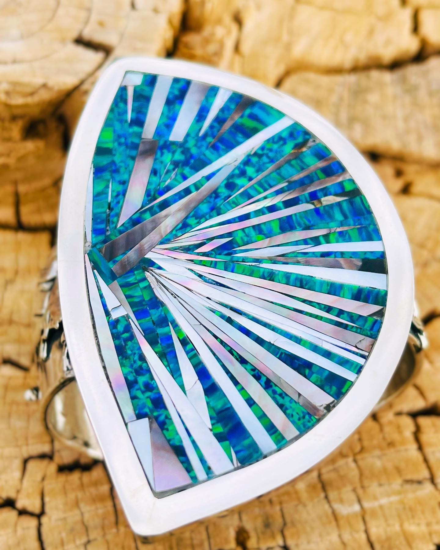 Peacock abstract bracelet. #inlay #microinlay #zuni #navajo #nativeamerican #contemporary