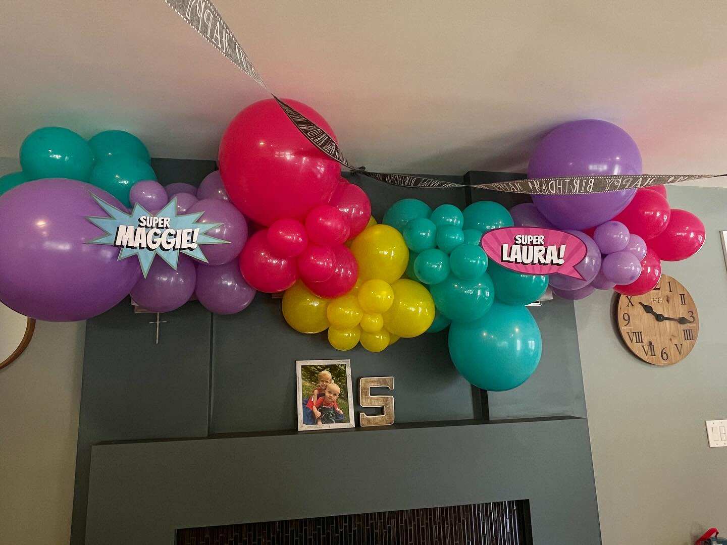Super cute birthday party for the Super Scanlan girls 🦸🏼♀️🌆🕸️
•
•
•
•
•
#birthdayparty #toddlerbirthday #superherobirthday #spideyandhisamazingfriends #birthdaytheme #superheroes #spiderman #batman #marvel #dccomics #balloongarland #customballoons #balloonparty #balloondecor