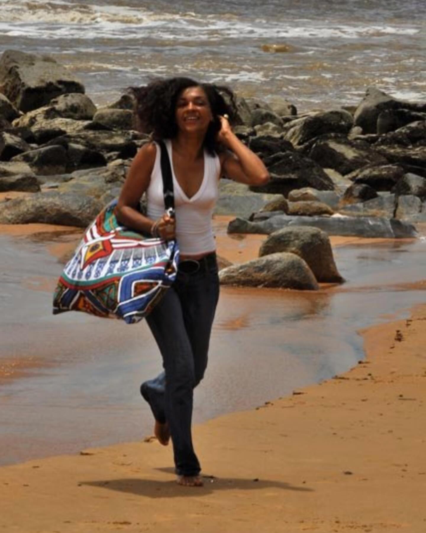 🌴🌊 Nouveauté à la boutique Label Guyane ! 🌞🌺
Nous sommes ravis de vous annoncer l’arrivée de nos magnifiques sacs de plage aux couleurs éclatantes de la Guyane ! 🌴🌺🌞
Que vous soyez en vacances, en balade sur la plage ou simplement en train de vous détendre, ces sacs de plage sont parfaits pour transporter tous vos essentiels tout en affichant fièrement votre amour pour notre belle terre guyanaise. 🇬🇫💚
Ne manquez pas l’occasion de vous procurer l’accessoire ultime de l’été ! Rendez-vous dès maintenant à la boutique Label Guyane pour découvrir notre collection de sacs de plage. 🛍️🌴
#guyane #guyanefrancaise #tendance #artisanat #drapeauguyane #entrepriselocale #yana #cadeau #cayenne #labelguyane #kourou #labelguyaneshop#LabelGuyane #BoutiqueAéroport #CadeauxLocaux #SouvenirsUniques #Voyage