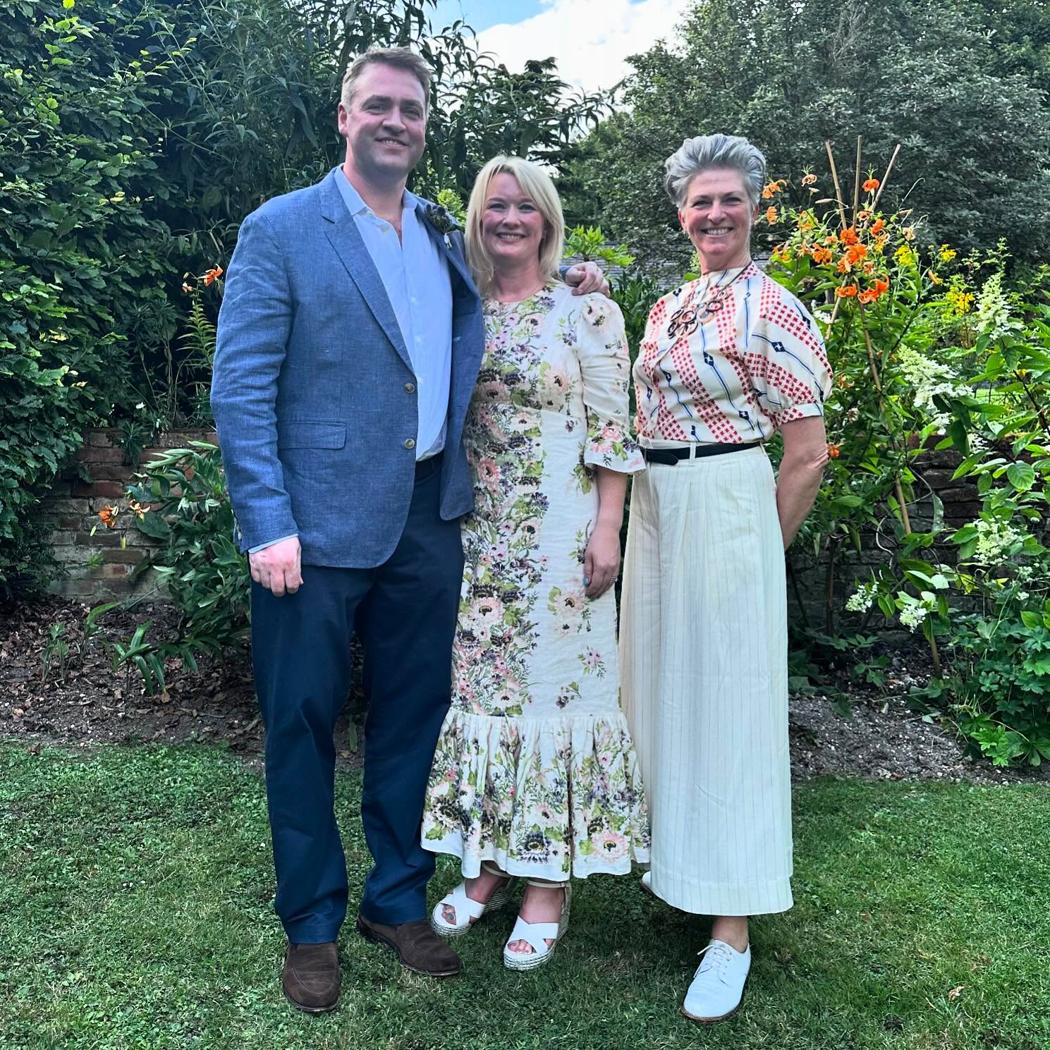 Such a sweet declaration of love in front of 6 family members. S ♥️ V. At the beautiful Updown Farmhouse.
A renewal of wedding vows made 14 years ago.
#celebrant
#wedding
#vowrenewal
#weddingcelebrant