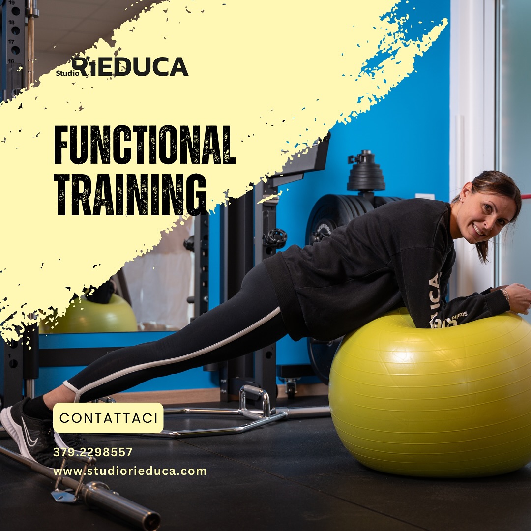 Hai mai sentito parlare del ๐
๐ฎ๐ง๐๐ญ๐ข๐จ๐ง๐๐ฅ ๐๐ซ๐๐ข๐ง๐ข๐ง๐ ?
๐ช Il ๐
๐ฎ๐ง๐๐ญ๐ข๐จ๐ง๐๐ฅ ๐๐ซ๐๐ข๐ง๐ข๐ง๐ รจ un tipo di allenamento che si concentra sul miglioramento della capacitร di muoversi e di svolgere le attivitร quotidiane nel modo piรน corretto e semplice possibile.
๐คธโโ๏ธ Gli esercizi di ๐
๐ฎ๐ง๐๐ญ๐ข๐จ๐ง๐๐ฅ ๐๐ซ๐๐ข๐ง๐ข๐ง๐ coinvolgono piรน gruppi muscolari contemporaneamente, proprio perchรจ sono mirati ad essere riprodotti nei gesti e nelle attivitร quotidiane.
Questo tipo di allenamento puรฒ essere fatto a corpo libero o con lโutilizzo di attrezzi ed รจ unโottima scelta per persone di tutte le etร e livelli di forma fisica.
๐ช๐ป ร un allenamento efficace, divertente e sicuro che puรฒ aiutarti a migliorare la forza e la resistenza, aumentare la coordinazione e lโequilibrio, prevenire gli infortuni e a tenerti in forma.
@sara.giuliodori_chinesiologa ti guiderร passo dopo passo per aiutarti a raggiungere i tuoi obiettivi! Ricorda che se attivi il tuo abbonamento entro il 15 settembre, avrai diritto al ๐๐% ๐๐ข ๐ฌ๐๐จ๐ง๐ญ๐จ!
๐ฑ Contattaci sulle nostre pagine social o su whatsapp al numero 379 229 8557 e unisciti a noi!
#palestra #functional #functionaltraining #funzionale #gym #personaltrainer #allenamento #opengym #urbino #movimento #salute #fitnessmotivation #fitness #benessere #eserciziofisico #forza #resistenza