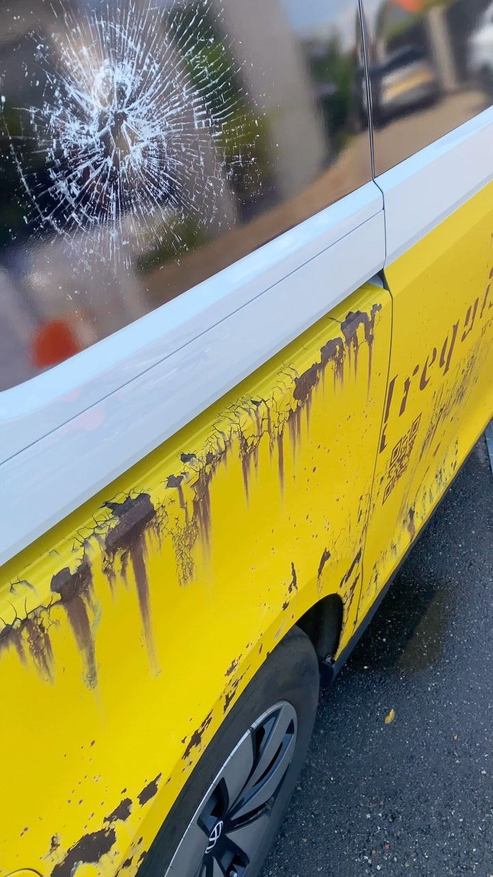 VW ID. BUZZ mit Rostoprik 🔥👌🏼
.
.
.
#pawrapping #carwrapping #wrapping #wrappedcars #folierung #volkswagenidbuzz #idbuzz #volkswagen #idbuzzcamper #elektrofahrzeug #wraplove #digitaldruck #rostoptik #vwelectric #firmenbranding #fahrzeugbeschriftung #firmenbeschriftung #ravensburg #biberach #ulm #friedrichshafen #bodensee #werbungmachen #mobilewerbung #patina #digitalprints