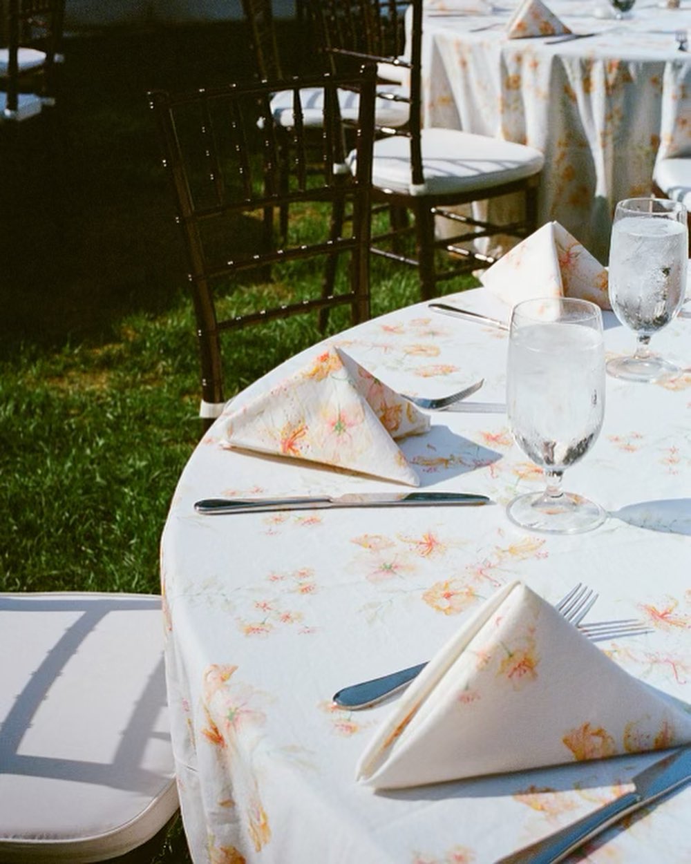 It was all a dream 💭
Custom hand painted linens for @kelseykotzur magical wedding 7.27.24 🧡