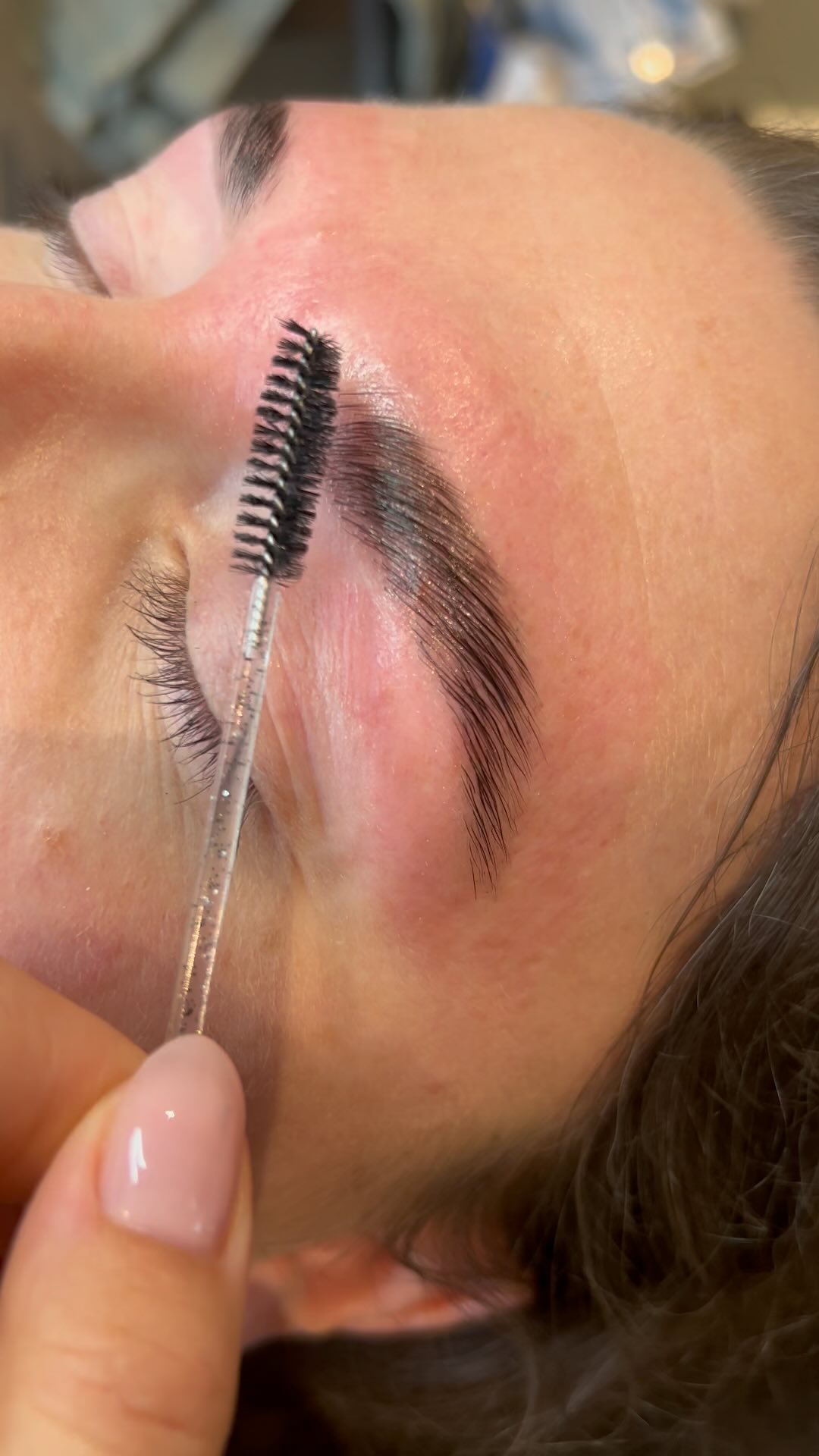 Wenn die Brows nach der Lamination perfekt sitzen – #browgoals 🎯✨
#browlamination #styling #studioblueneburg