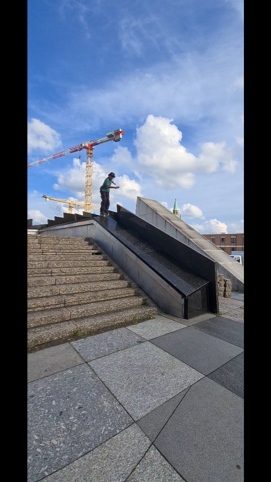 Some clips from a lazy Sunday session
🎥 @o_detti and @erikdroogh
.
.
.
#inlineskatingberlin #wizardskating #patinaje #returnberlin #rollerblading