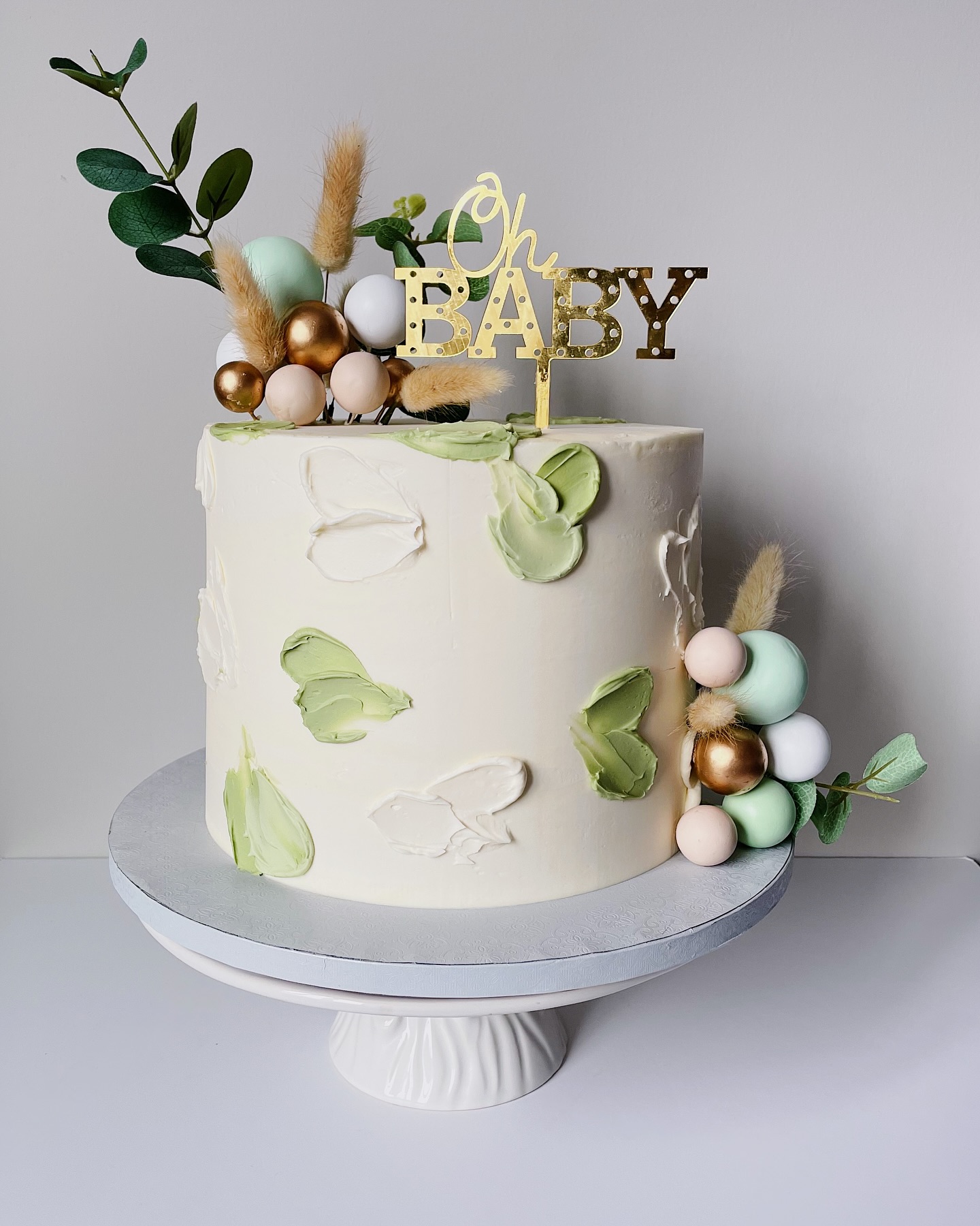🍼🍃oh baby🍃🍼
•
•
•
Cute and simple baby shower cake ✨
•
•
#babyshowercake #greentonecake #cakeidea #genderrevealcake #cakedecorating #nycbaker #statenislandbaker